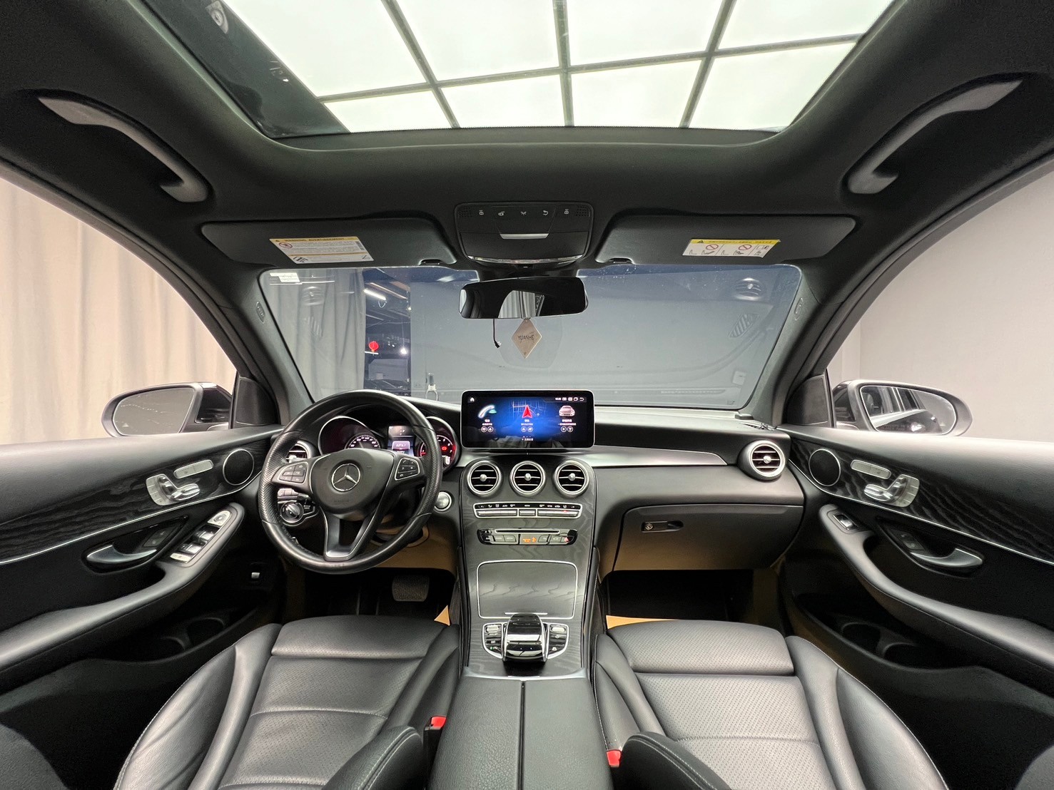 2018 賓士 GLC300 AMG X253 環景 安卓機 電尾門 ❗️(179)【 元禾國際 阿龍店長 0968-691-205】元禾國際 新北最大車庫 實車實價 認證車  第5張相片