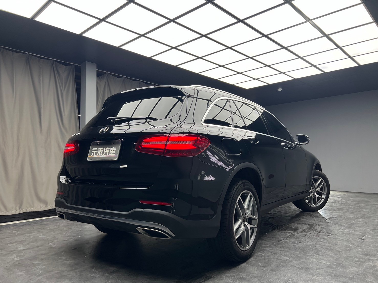 2018 賓士 GLC300 AMG X253 環景 安卓機 電尾門 ❗️(179)【 元禾國際 阿龍店長 0968-691-205】元禾國際 新北最大車庫 實車實價 認證車  第7張相片