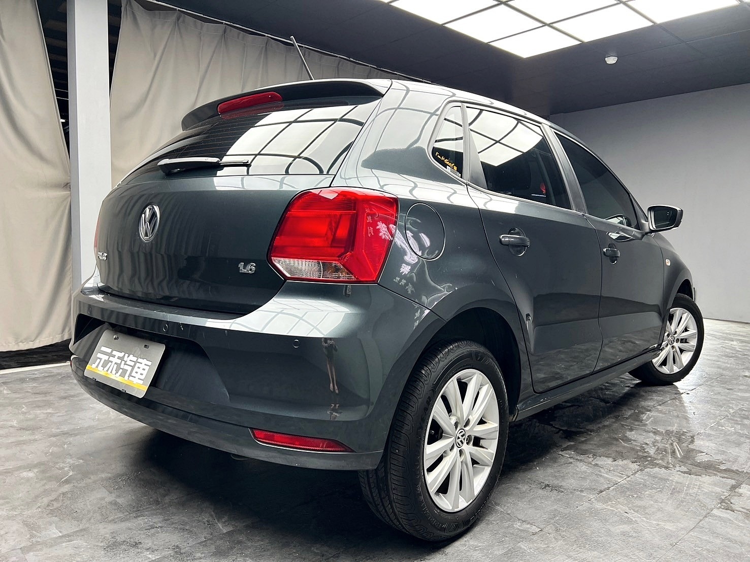 2015式 Polo HL 超低里程 ❗️ 升級 安卓機 實惠 掀背車 (026)【 元禾國際 阿龍店長 0968-691-205】元禾國際 新北最大車庫 實車實價 認證車  第2張相片