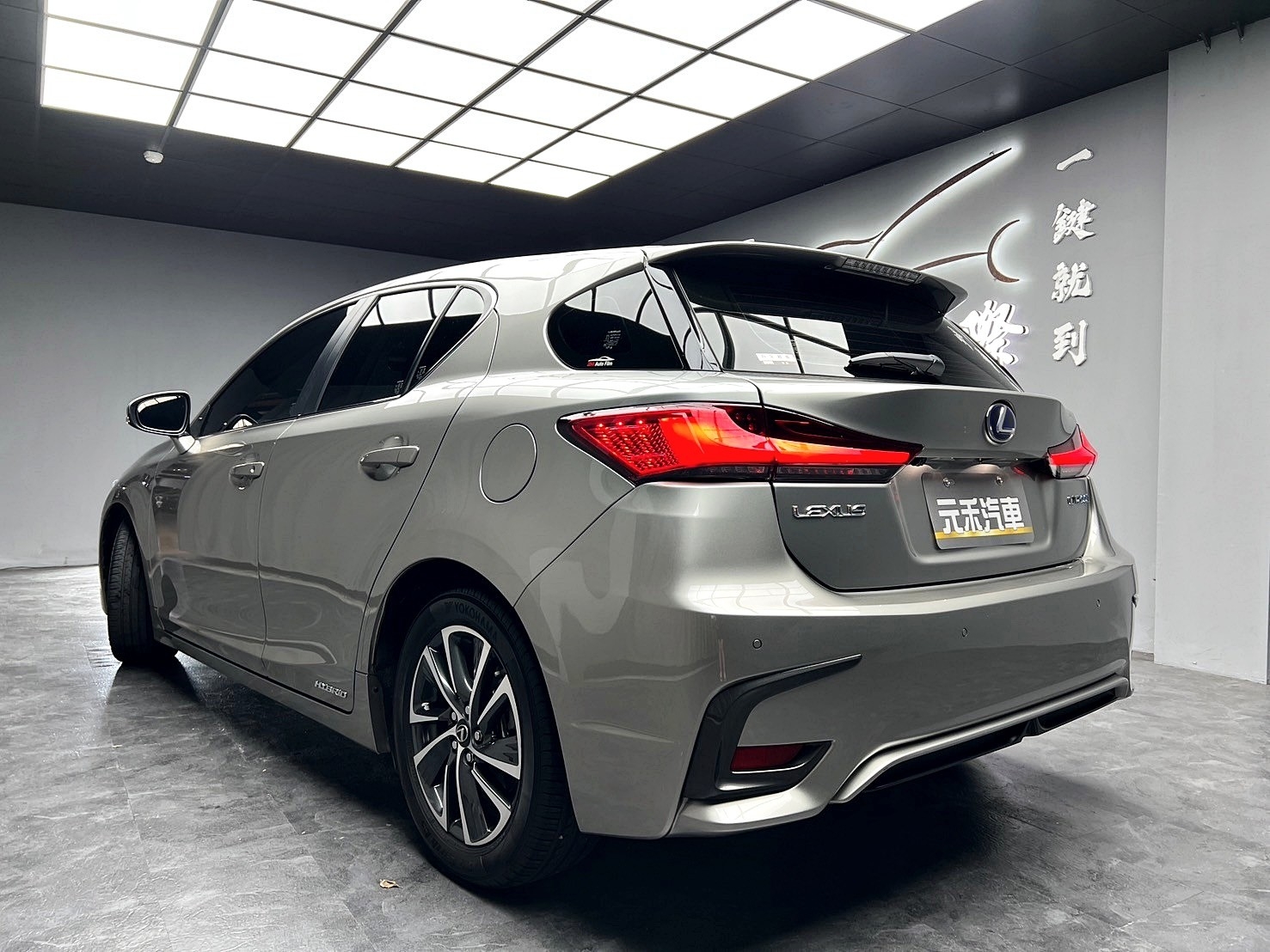2018 CT200h 跟車 車道偏移 電熱椅 油電 掀背 ❗️(002)【 元禾國際 阿龍店長 0968-691-205】元禾國際 新北最大車庫 實車實價 認證車  第3張相片