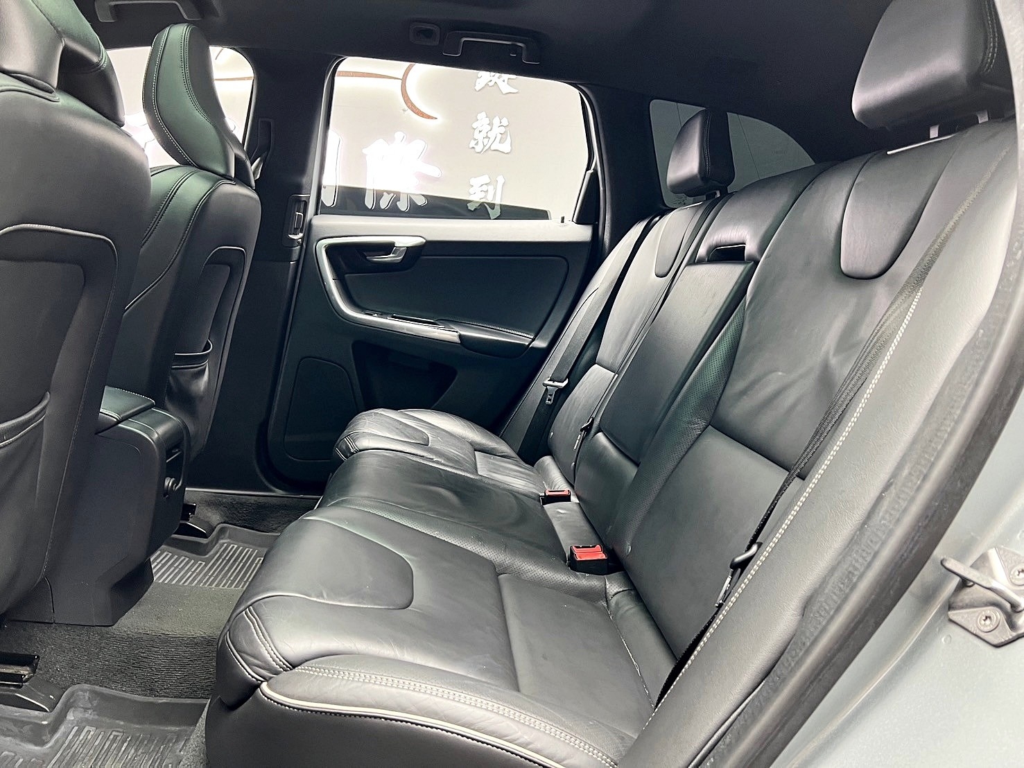2015 VOLVO XC60 R版 跟車 全景天窗 電尾門 HK音響 ❗️(227)【 元禾國際 阿龍店長 0968-691-205】元禾國際 新北最大車庫 實車實價 認證車  第3張相片
