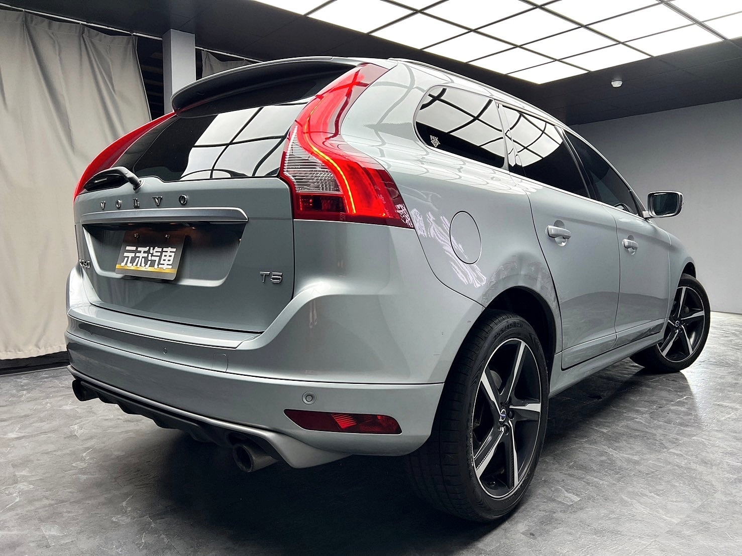 2015 VOLVO XC60 R版 跟車 全景天窗 電尾門 HK音響 ❗️(227)【 元禾國際 阿龍店長 0968-691-205】元禾國際 新北最大車庫 實車實價 認證車  第4張相片