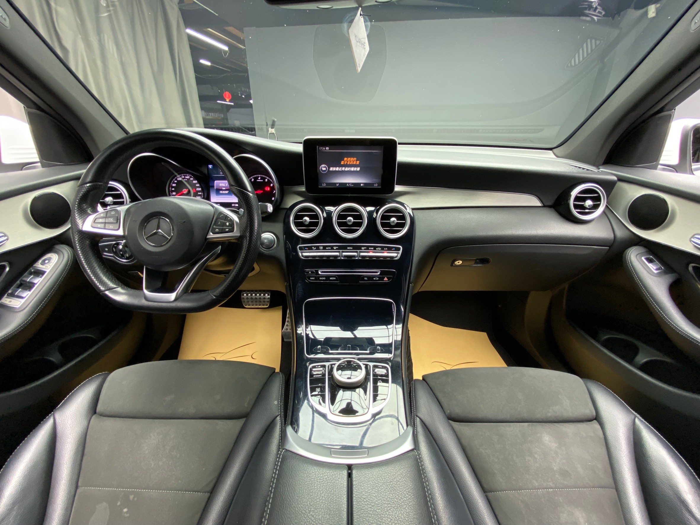 2016式 GLC250 4MATIC X253 環景 四驅 自動停車 ❗️(199)【 元禾國際 阿龍店長 0968-691-205】元禾國際 新北最大車庫 實車實價 認證車  第3張相片