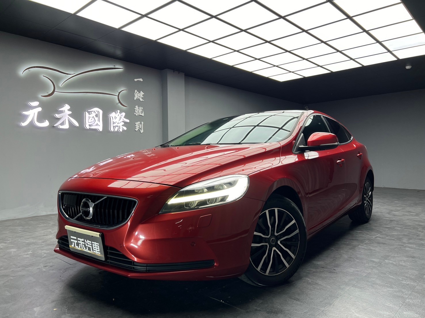 2019 Volvo V40 T3 安全智尚版 ACC跟車 全景天窗 掀背車 ❗️(238)【 元禾國際 阿龍店長 0968-691-205】元禾國際 新北最大車庫 實車實價 認證車  第4張相片