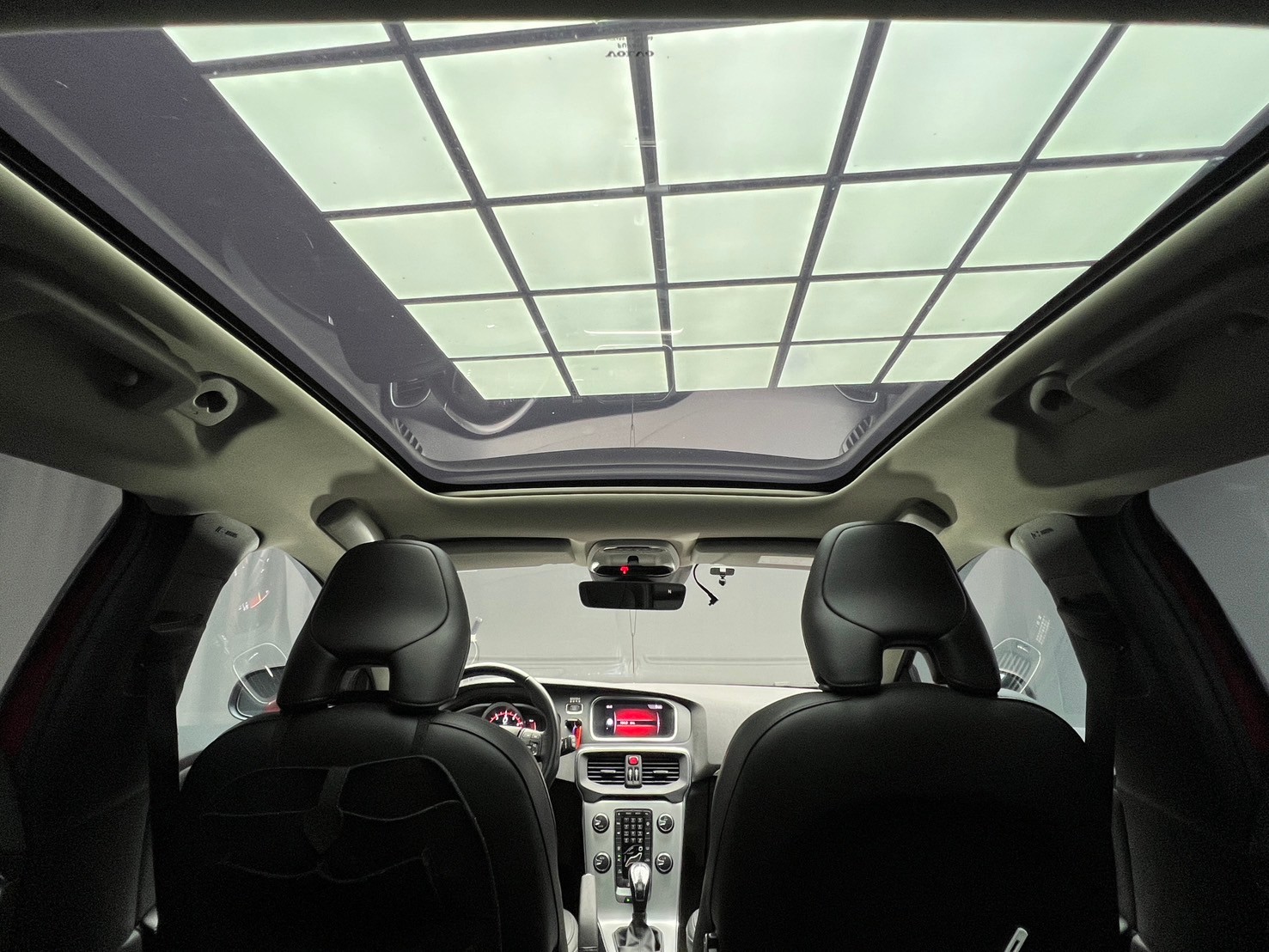 2019 Volvo V40 T3 安全智尚版 ACC跟車 全景天窗 掀背車 ❗️(238)【 元禾國際 阿龍店長 0968-691-205】元禾國際 新北最大車庫 實車實價 認證車  第7張相片