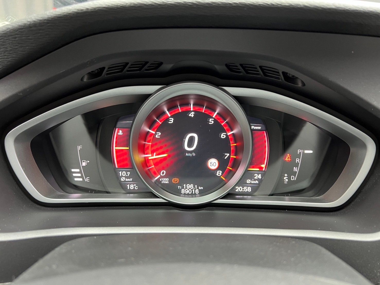 2019 Volvo V40 T3 安全智尚版 ACC跟車 全景天窗 掀背車 ❗️(238)【 元禾國際 阿龍店長 0968-691-205】元禾國際 新北最大車庫 實車實價 認證車  第8張相片