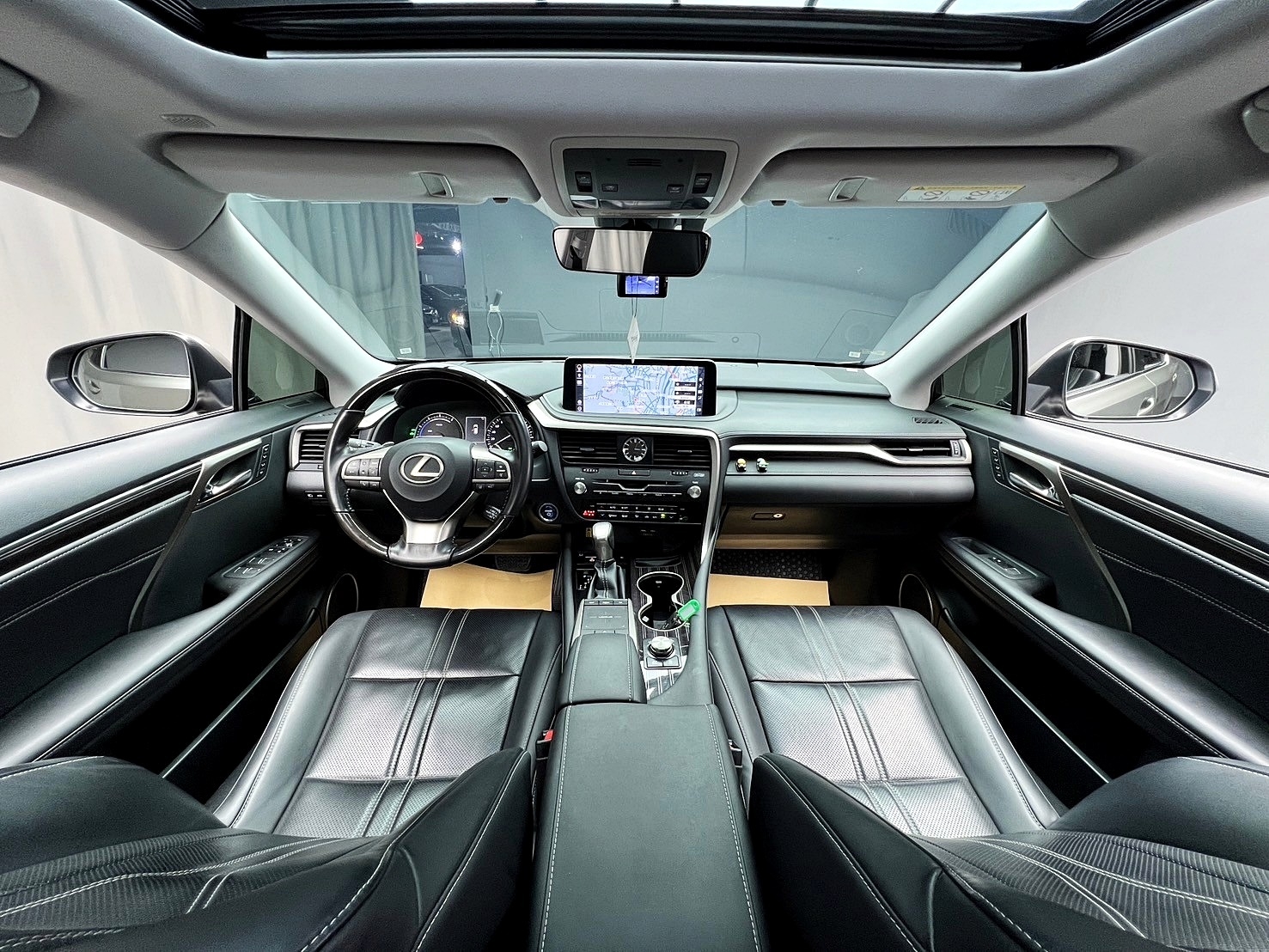 2021式 Lexus RX450hL 油電 七人座 四驅 旗艦版 環景 跟車 ML 大滿配 ❗️(133)【 元禾國際 阿龍店長 0968-691-205】元禾國際 新北最大車庫 實車實價 認證車  第3張相片