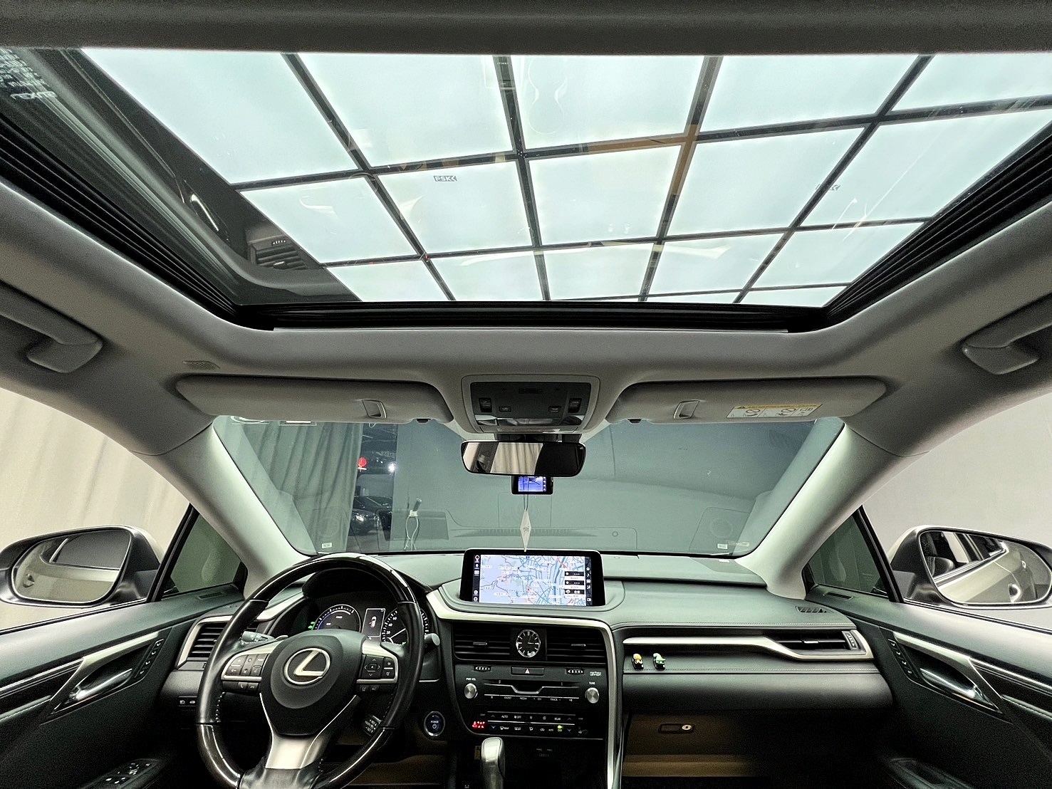 2021式 Lexus RX450hL 油電 七人座 四驅 旗艦版 環景 跟車 ML 大滿配 ❗️(133)【 元禾國際 阿龍店長 0968-691-205】元禾國際 新北最大車庫 實車實價 認證車  第4張相片