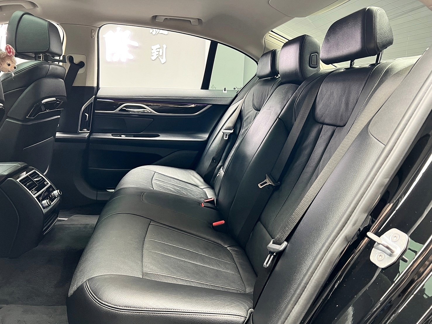 2017 BMW G11 730i 前座領航版 5AS 套件 環景 冷熱椅 電子懸吊 ❗️(255)【 元禾國際 阿龍店長 0968-691-205】元禾國際 新北最大車庫 實車實價 認證車  第4張相片