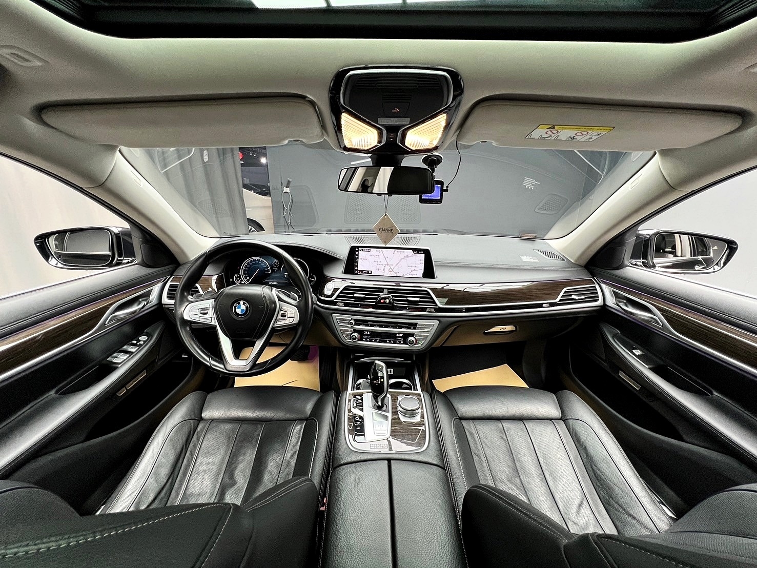 2017 BMW G11 730i 前座領航版 5AS 套件 環景 冷熱椅 電子懸吊 ❗️(255)【 元禾國際 阿龍店長 0968-691-205】元禾國際 新北最大車庫 實車實價 認證車  第5張相片