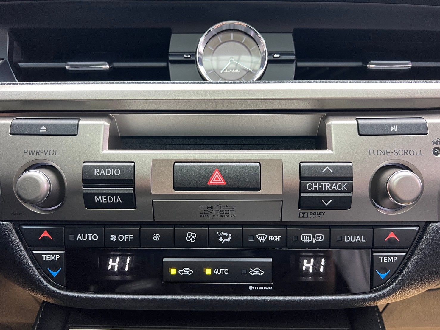 2016式 Lexus ES300h 旗艦版 跟車/電冷熱椅/油電車❗️【 元禾國際 阿龍店長 0968-691-205】阿龍中古車 二手車 中古車 新北最大車庫 實車實價 認證車 無泡水 無事故 (191)  第7張相片