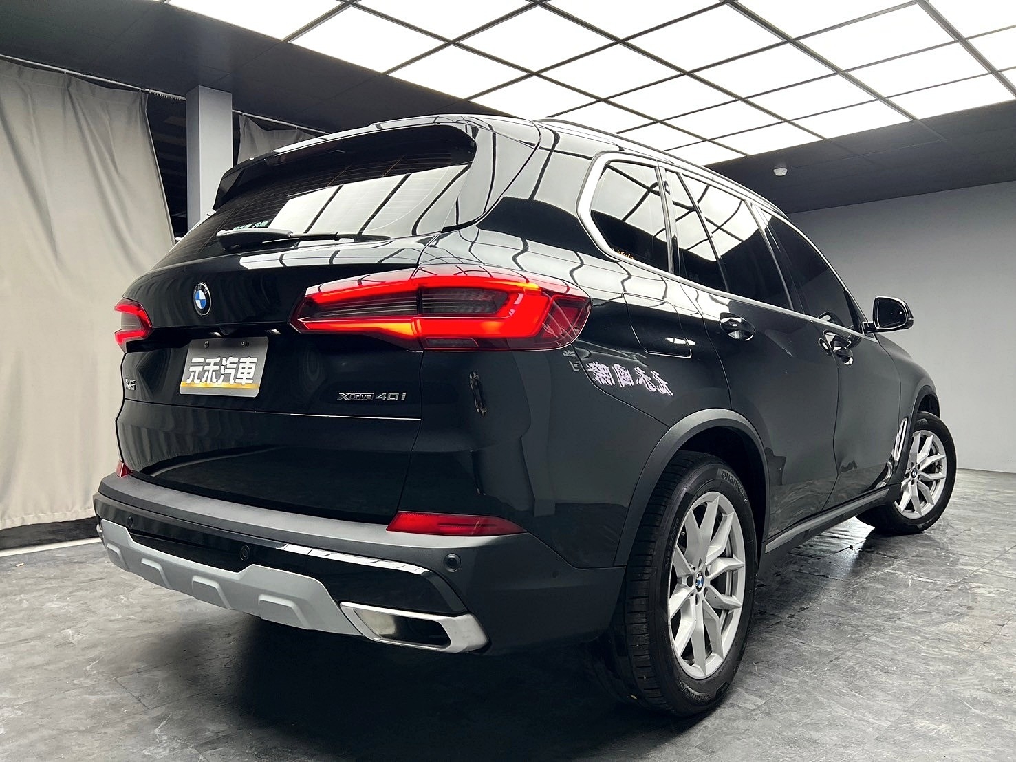 2019式 BMW X5 xDrive40i 豪華版 5AU套件 全數位虛擬座艙 水晶排擋桿 ❗️【 元禾國際 阿龍店長 0968-691-205】阿龍中古車 二手車 中古車 新北最大車庫 實車實價 認證車 無泡水 無事故 (005)  第9張相片