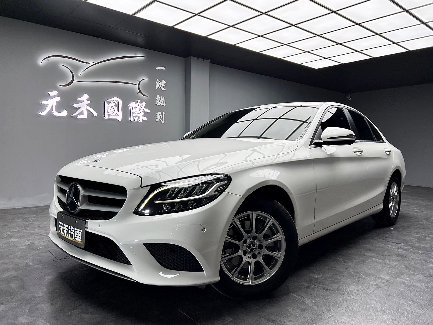 2019式 Benz C180 進化版 自動停車 W205 小改款 ❗️【 元禾國際 阿龍店長 0968-691-205】阿龍中古車 二手車 中古車 新北最大車庫 實車實價 認證車 無泡水 無事故 賓士 (116)  第2張相片