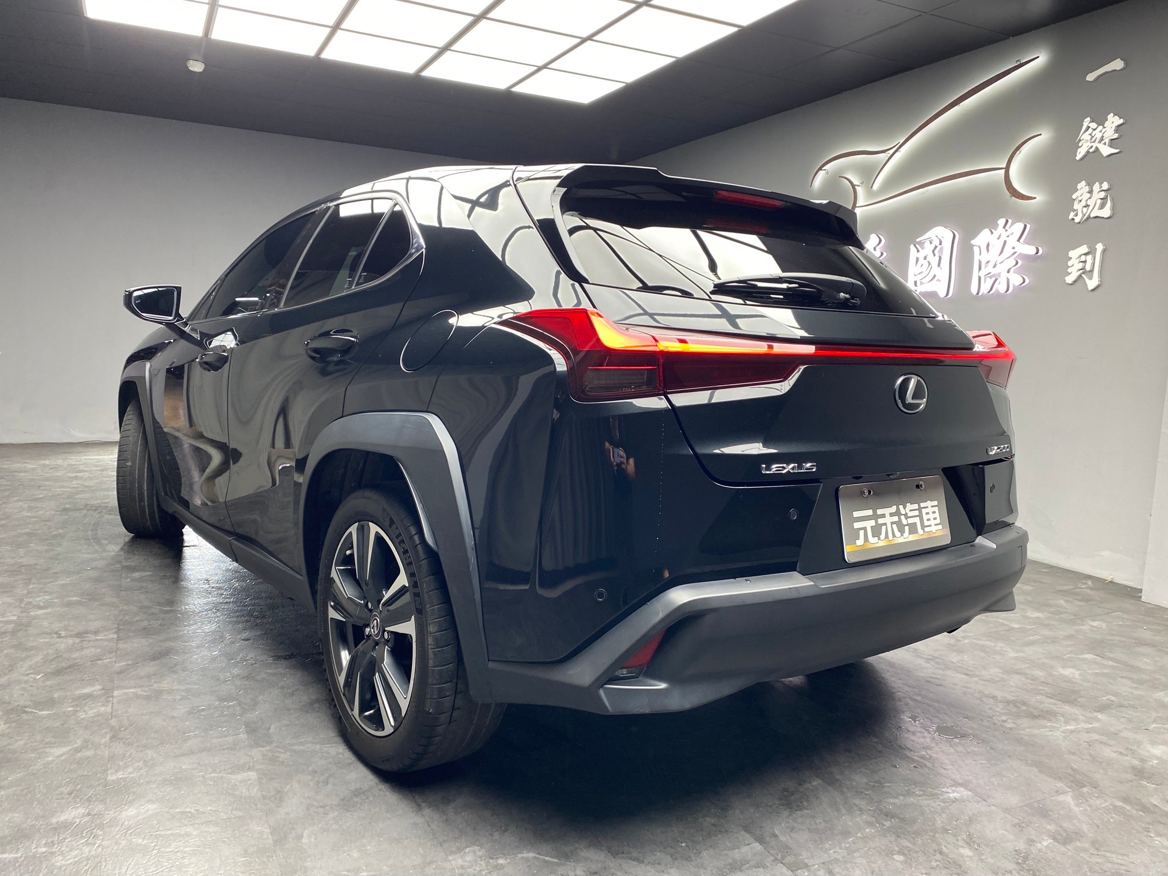2021 Lexus UX200 菁英+版 ACC 跟車 LSS 2.0 駕駛輔助❗️(148)【 元禾國際 阿龍店長 0968-691-205】阿龍中古車 二手車 中古車 新北最大車庫 實車實價 認證車 無泡水 無事故  第9張相片