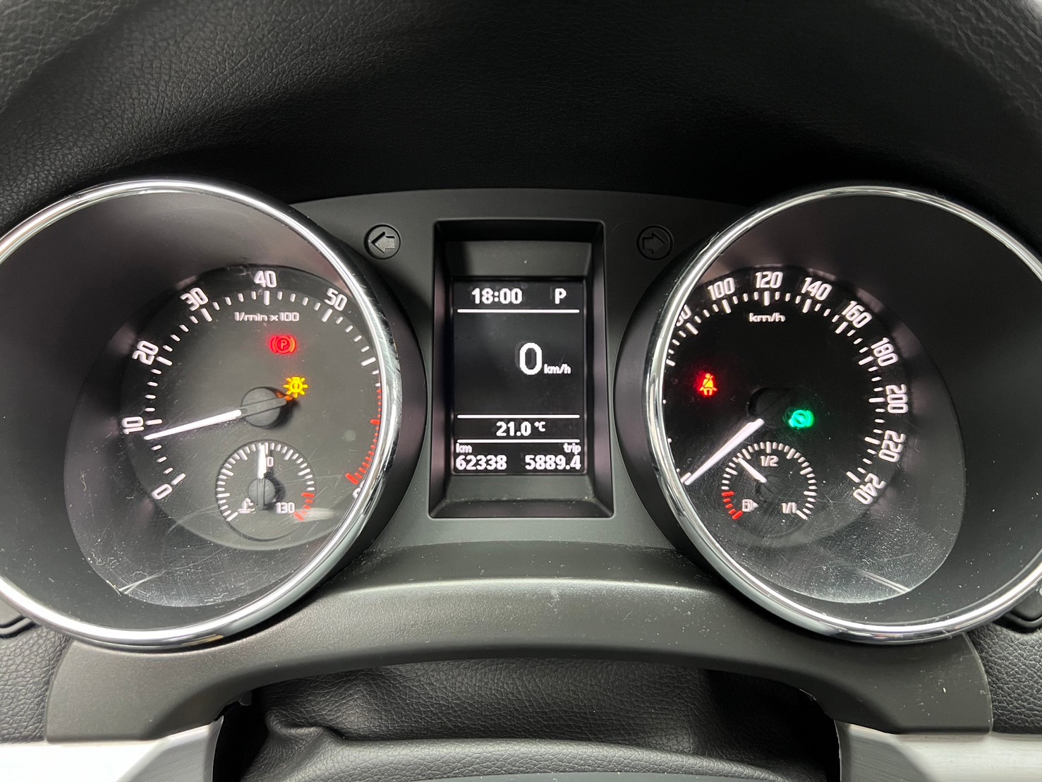 2014 Skoda Yeti TSI 魅力款 升級 17吋輕量化鋁圈 省油 省稅 ❗️(177) 【 元禾國際 阿龍店長 0968-691-205】阿龍中古車 二手車 中古車 新北最大車庫 實車實價 認證車 無泡水 無事故  第7張相片