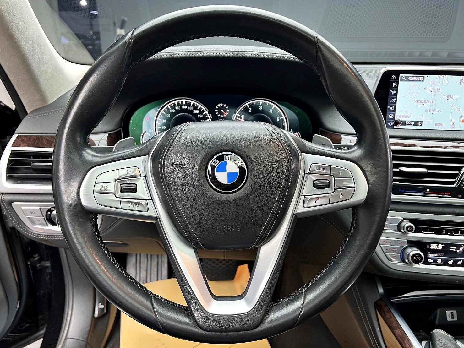 2017式 BMW 740Li Luxury 5AS 駕駛輔助 環景 四座 電冷熱椅 ❗️(171)【 元禾國際 阿龍店長 0968-691-205】阿龍中古車 二手車 中古車 新北最大車庫 實車實價 認證車 無泡水 無事故   第7張相片
