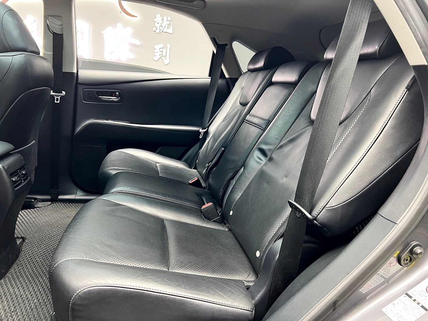 2015 Lexus RX450h 四驅 頂級版 電冷熱椅 抬頭顯示 油電休旅 ❗️(137)【 元禾國際 阿龍店長 0968-691-205】阿龍中古車 二手車 中古車 新北最大車庫 實車實價 認證車 無泡水 無事故  第4張相片