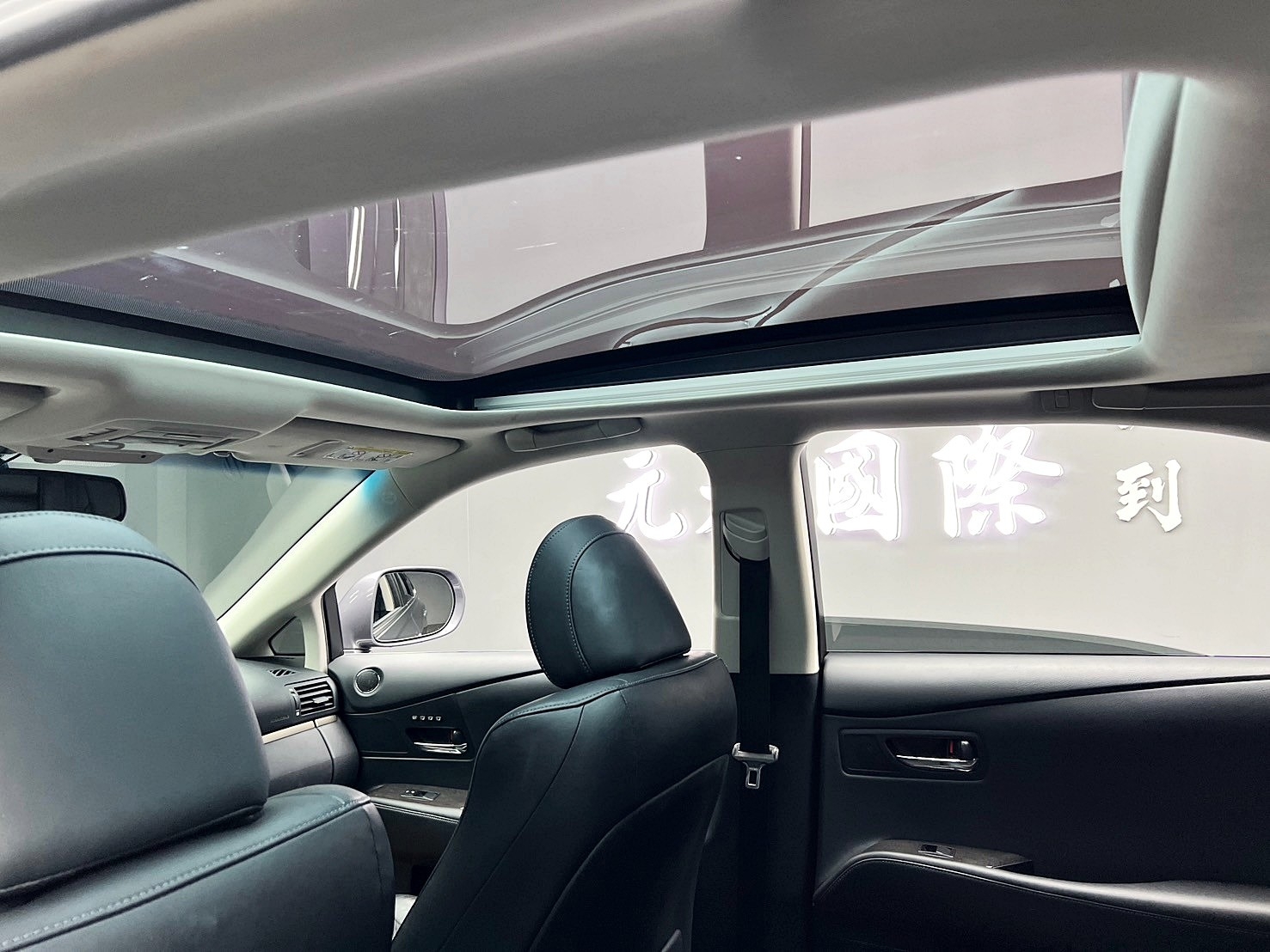 2015 Lexus RX450h 四驅 頂級版 電冷熱椅 抬頭顯示 油電休旅 ❗️(137)【 元禾國際 阿龍店長 0968-691-205】阿龍中古車 二手車 中古車 新北最大車庫 實車實價 認證車 無泡水 無事故  第5張相片