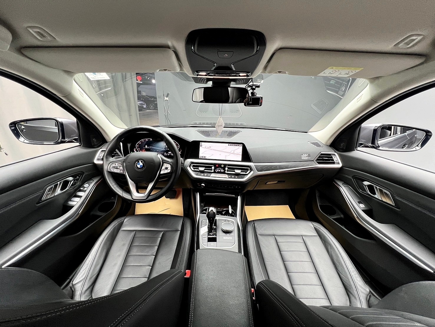 2021 G20 BMW 318i Luxury 5AU 套件 跟車 環景 數位虛擬座艙 CarPlay ❗️【 元禾國際 阿龍店長 0968-691-205】阿龍中古車 二手車 中古車 新北最大車庫 實車實價 認證車 無泡水 無事故100  第5張相片