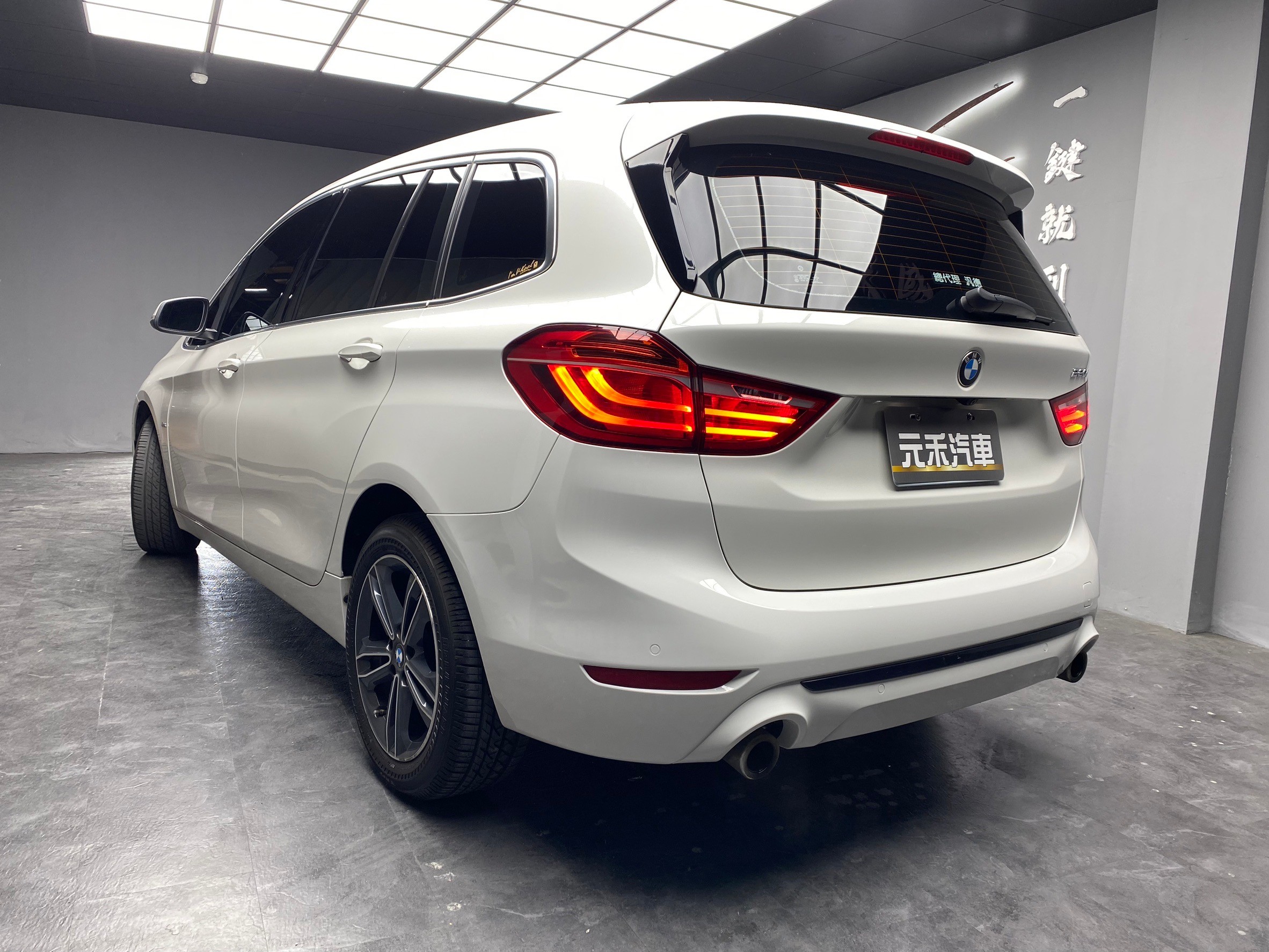 2018 F46 BMW 220i Gran Tourer F46 七人座 休旅❗️【 元禾國際 阿龍店長 0968-691-205】阿龍中古車 二手車 中古車 新北最大車庫 實車實價 認證車 無泡水 無事故(192)  第3張相片
