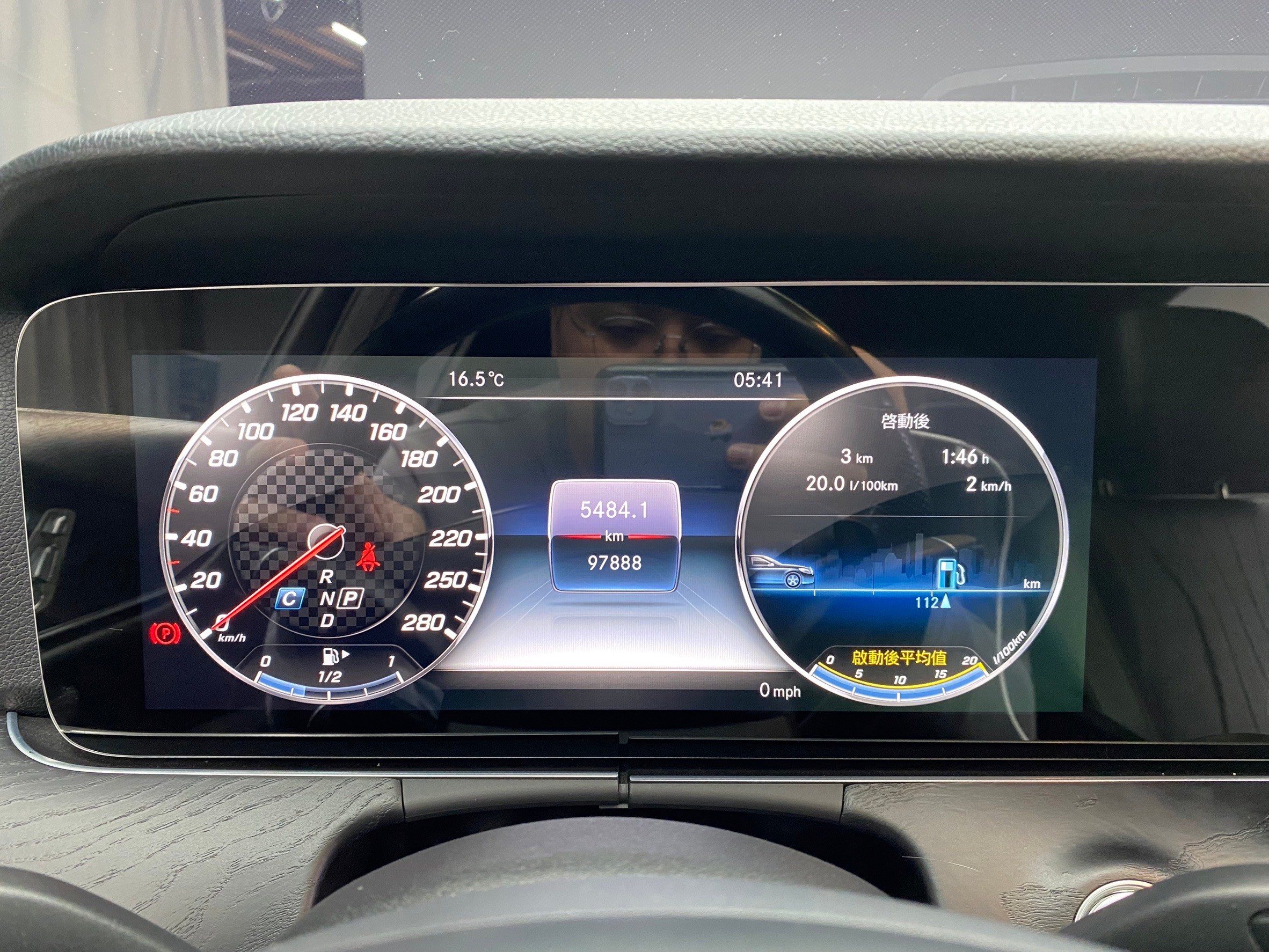 2017式 W213 BENZ E300 AMG套件 柏林之音 天窗 64色氣氛燈 3樣式四出尾管 AMG紅塗裝卡鉗【 元禾國際 阿龍店長 0968-691-205】阿龍中古車 二手車 中古車 新北最大車庫 實車實價 認證車 無泡水 無事故  第7張相片