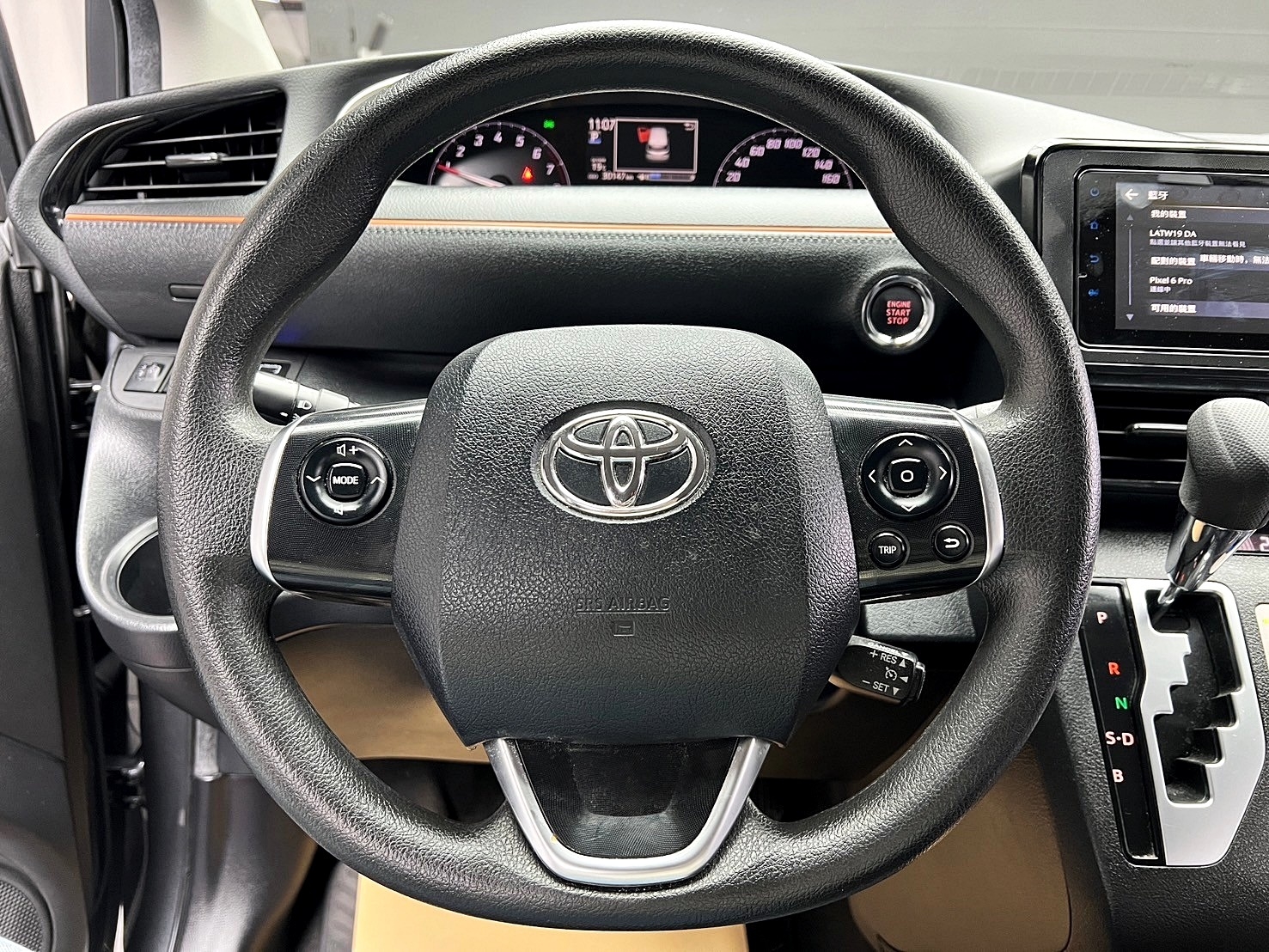 2022式 新款 Toyota Sienta 5人座 豪華+ 右電滑門 ❗️【 元禾國際 阿龍店長 0968-691-205】阿龍中古車 二手車 中古車 新北最大車庫 實車實價 認證車 無泡水 無事故 (133)  第6張相片