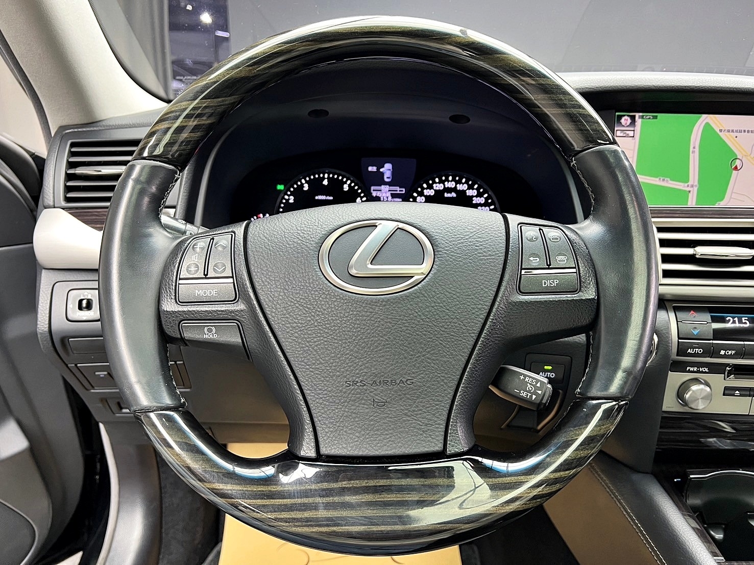 2017 Lexus LS460L 首席長軸版 電吸門/總裁坐駕❗️【 元禾國際 阿龍店長 0968-691-205】阿龍中古車 二手車 中古車 新北最大車庫 實車實價 認證車 無泡水 無事故 (123)  第8張相片