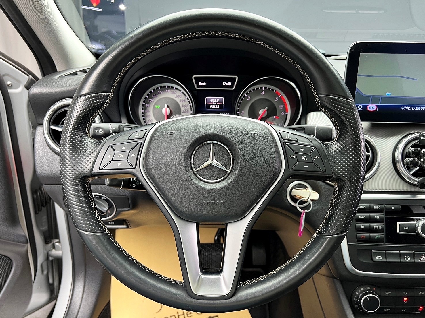 2015式 X156 Benz GLA200d CDI 四驅 全景雙天窗 自動停車 安卓機 ❗️【 元禾國際 阿龍店長 0968-691-205】阿龍中古車 二手車 中古車 新北最大車庫 實車實價 認證車 無泡水 無事故 (248)  第7張相片