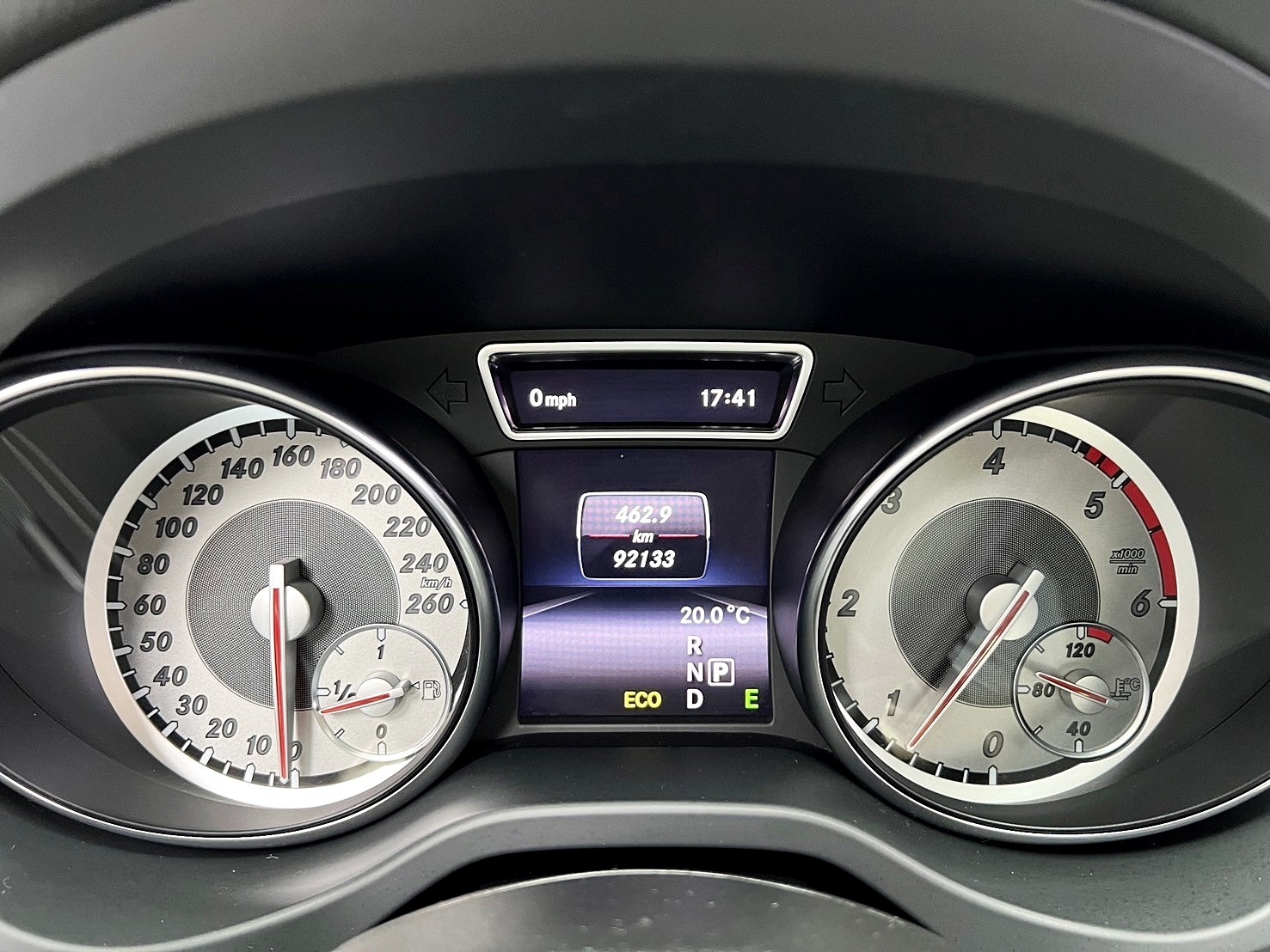 2015式 X156 Benz GLA200d CDI 四驅 全景雙天窗 自動停車 安卓機 ❗️【 元禾國際 阿龍店長 0968-691-205】阿龍中古車 二手車 中古車 新北最大車庫 實車實價 認證車 無泡水 無事故 (248)  第8張相片
