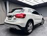 2015式 X156 Benz 賓士 GLA200d 柴油 白內室 全景雙天窗 自動停車 ❗️【 元禾國際 阿龍店長 0968-691-205】阿龍中古車 二手車 中古車 新北最大車庫 實車實價 認證車 無泡水 無事故 (083)  第10張縮圖