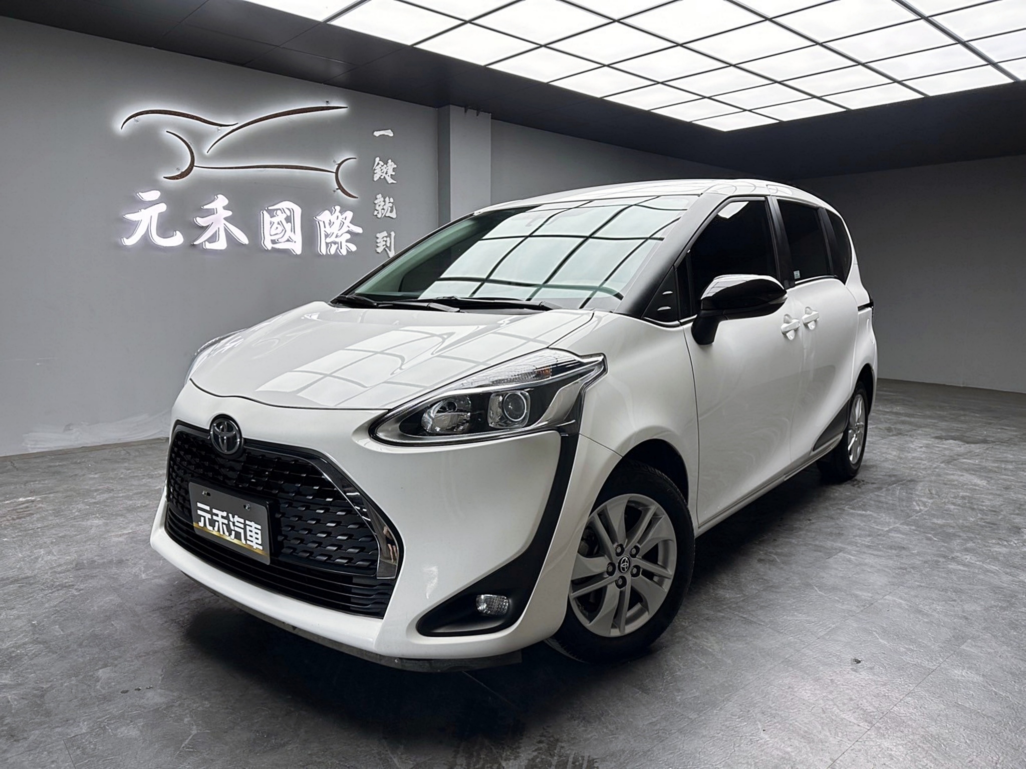 2021 Toyota Sienta 5人座 豪華版 便宜 實惠 休旅車 ❗️【 元禾國際 阿龍店長 0968-691-205】阿龍中古車 二手車 中古車 新北最大車庫 實車實價 認證車 無泡水 無事故 (072)  第4張相片