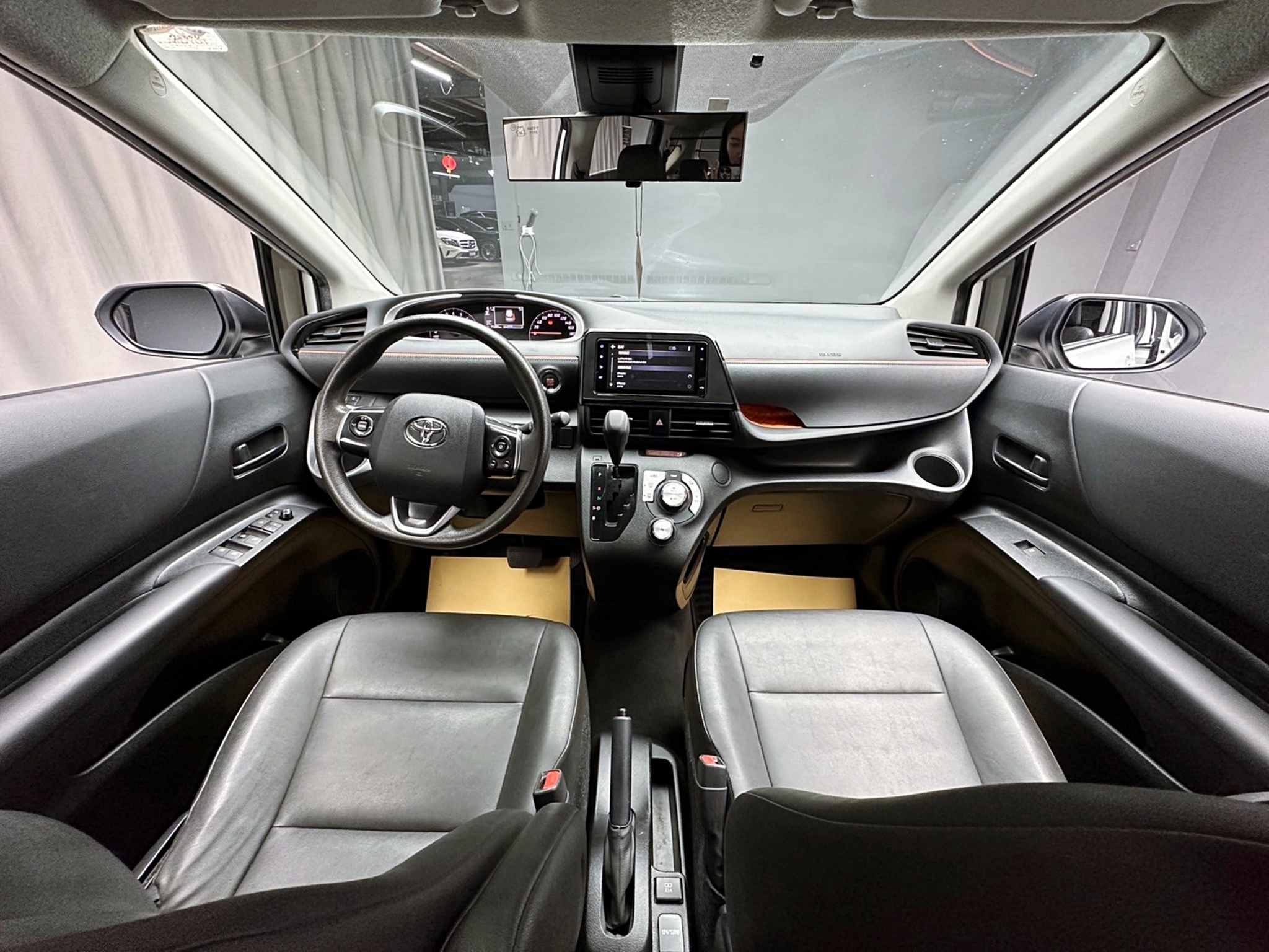2021 Toyota Sienta 5人座 豪華版 便宜 實惠 休旅車 ❗️【 元禾國際 阿龍店長 0968-691-205】阿龍中古車 二手車 中古車 新北最大車庫 實車實價 認證車 無泡水 無事故 (072)  第7張相片