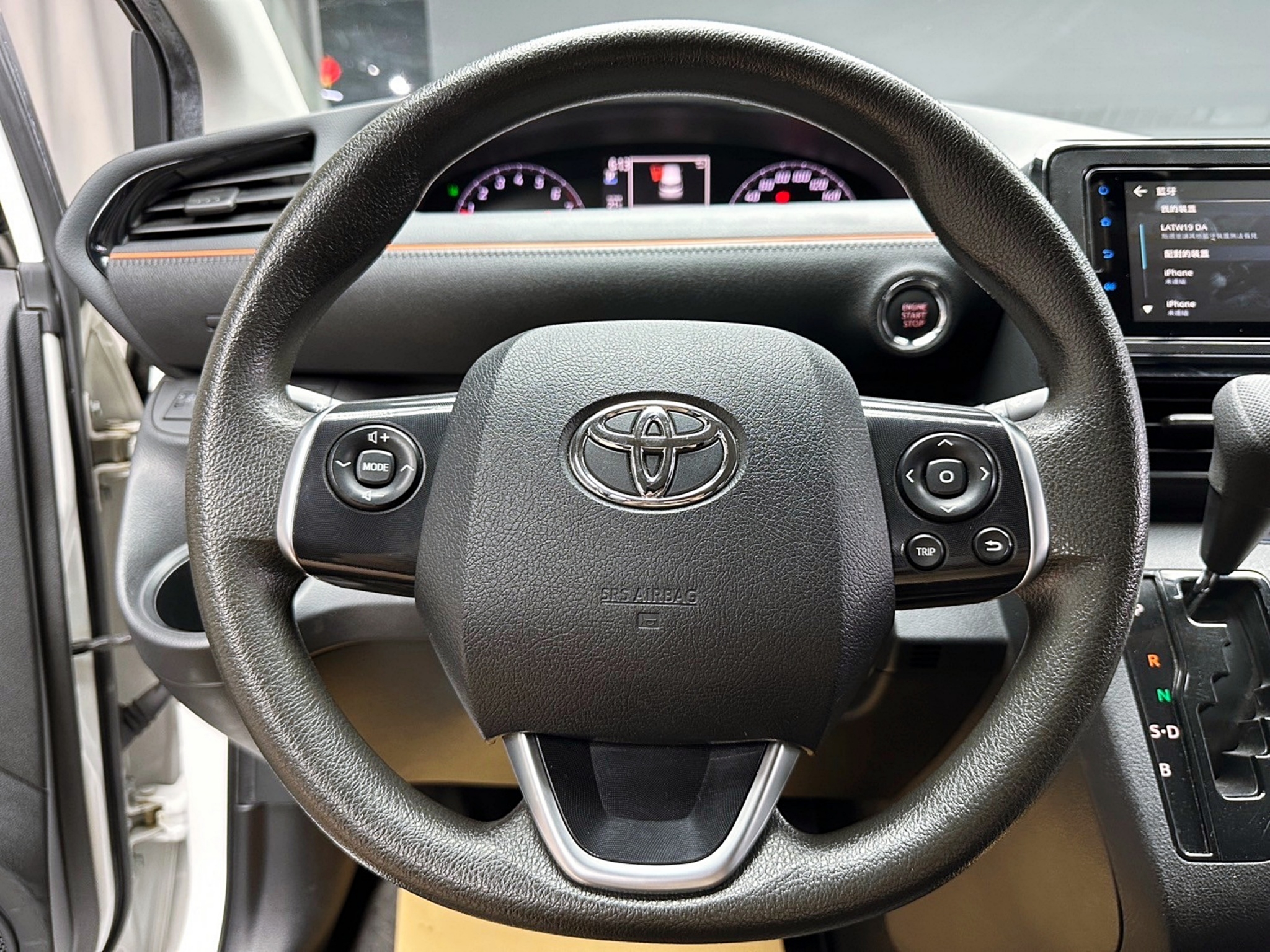 2021 Toyota Sienta 5人座 豪華版 便宜 實惠 休旅車 ❗️【 元禾國際 阿龍店長 0968-691-205】阿龍中古車 二手車 中古車 新北最大車庫 實車實價 認證車 無泡水 無事故 (072)  第8張相片