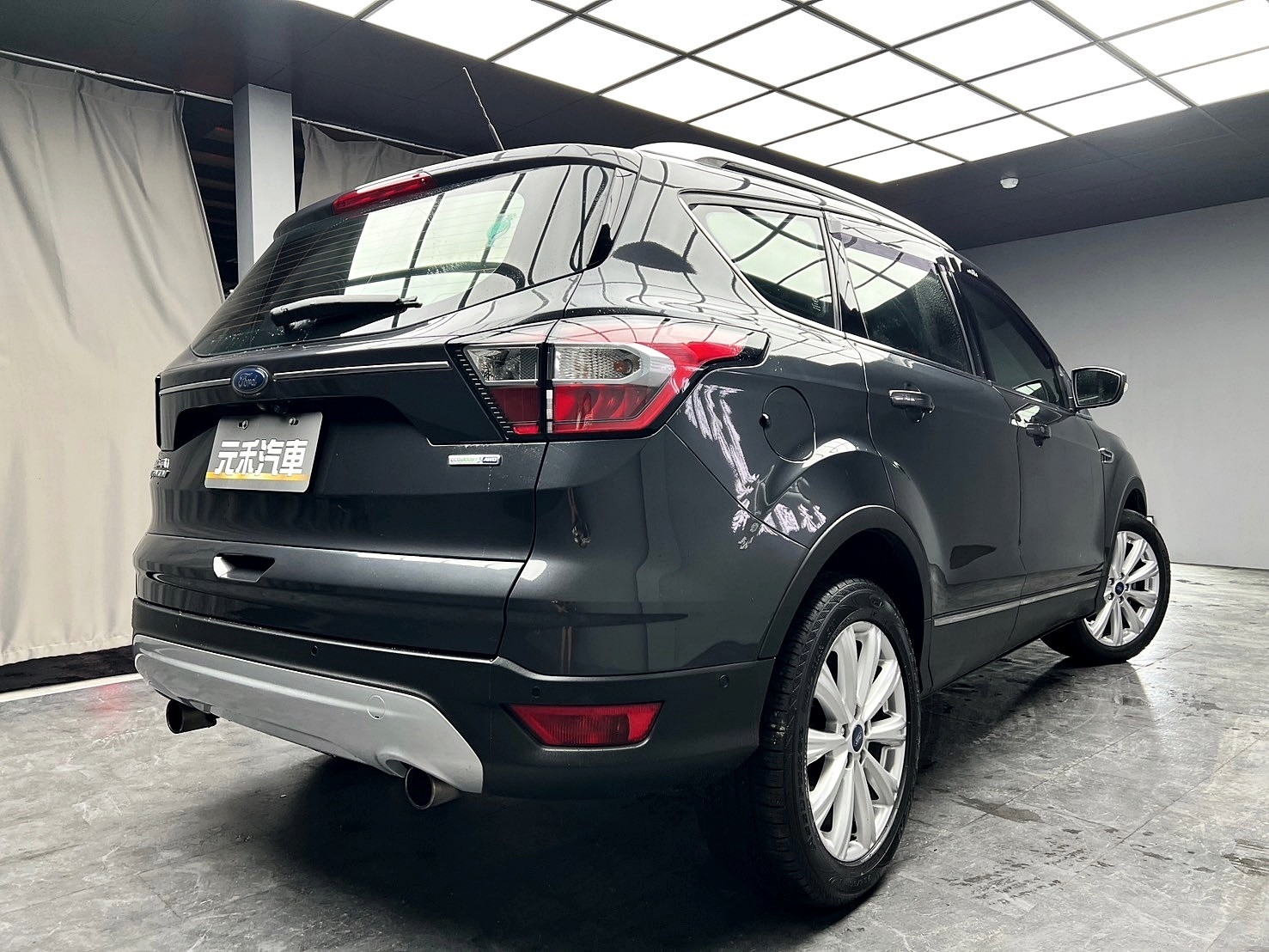 2018式 Ford Kuga EcoBoost 245旗艦型 四驅 跟車 全景天窗 電尾門❗️【 元禾國際 阿龍店長 0968-691-205】阿龍中古車 二手車 中古車 新北最大車庫 實車實價 認證車 無泡水 無事故 (071)  第2張相片