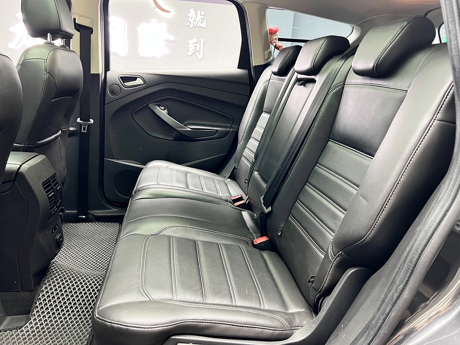 2018式 Ford Kuga EcoBoost 245旗艦型 四驅 跟車 全景天窗 電尾門❗️【 元禾國際 阿龍店長 0968-691-205】阿龍中古車 二手車 中古車 新北最大車庫 實車實價 認證車 無泡水 無事故 (071)  第4張相片