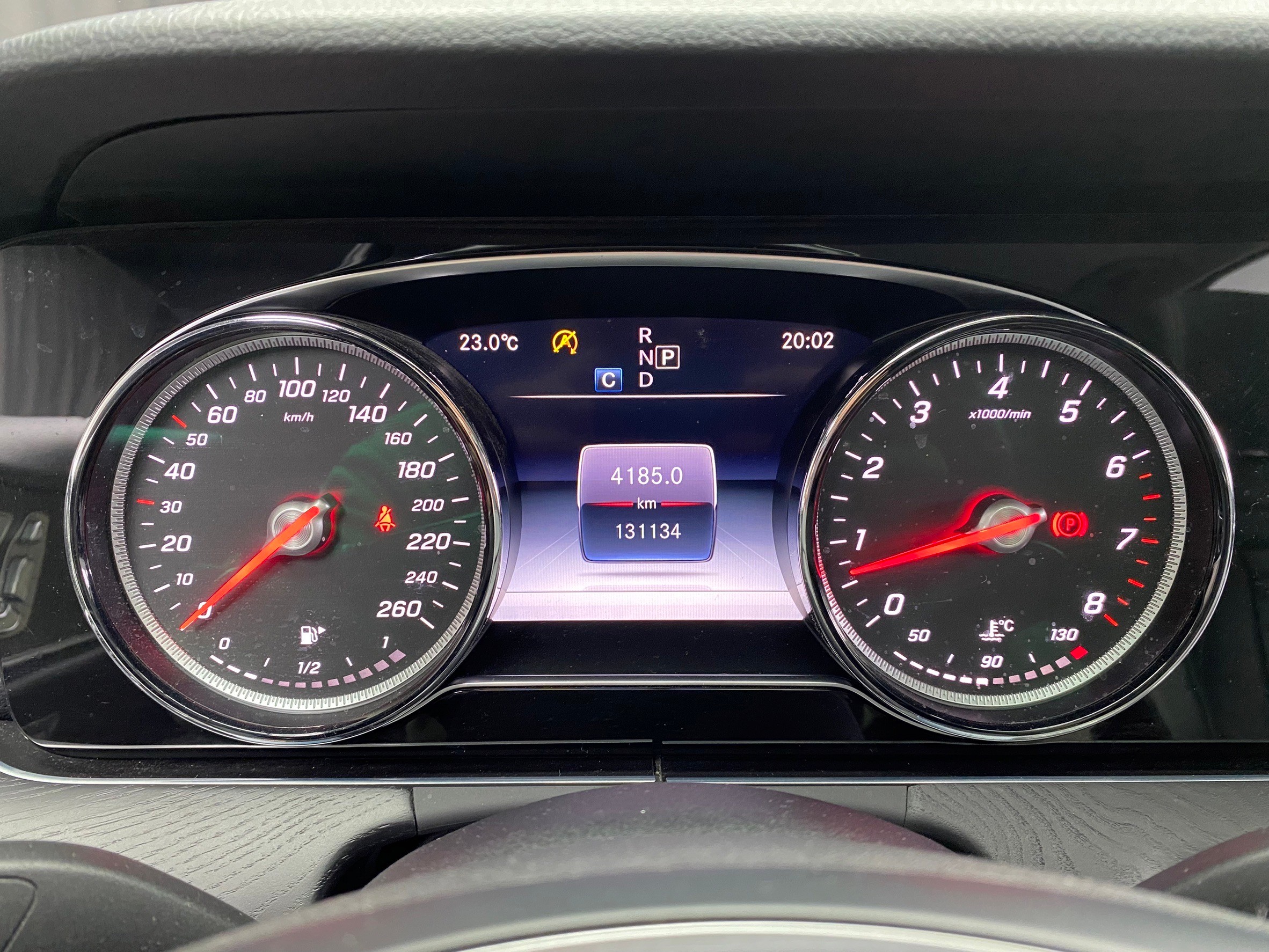 2018 W213 Benz E200 LUX 豪華版 64色氣氛燈 車道偏移 賓士 ❗️【 元禾國際 阿龍店長 0968-691-205】阿龍中古車 二手車 中古車 新北最大車庫 實車實價 認證車 無泡水 無事故 (254)  第8張相片