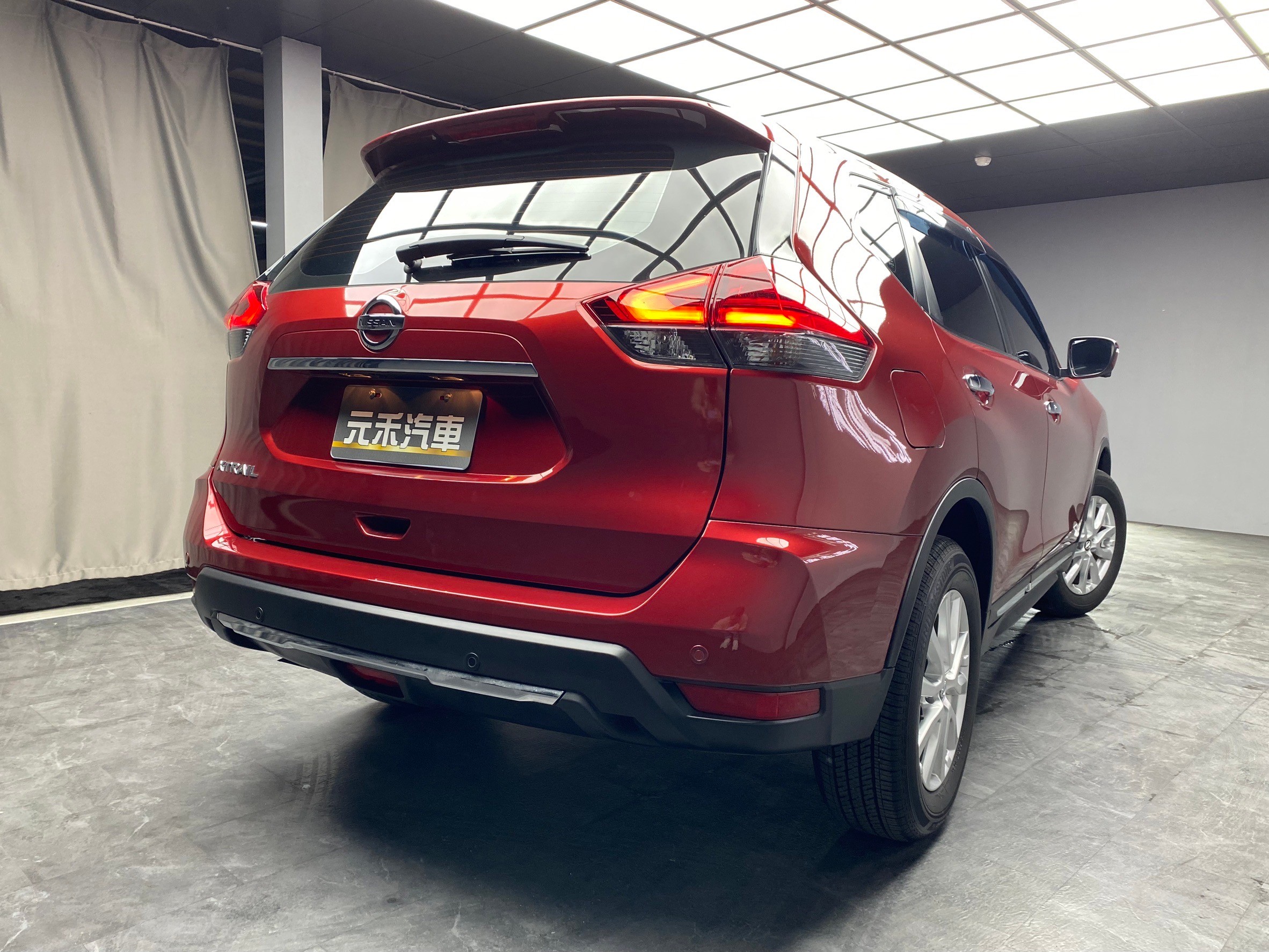 2022 Nissan X-Trail 跟車 環景 超低里程  新車保固中 X翠 ❗️【 元禾國際 阿龍店長 0968-691-205】阿龍中古車 二手車 中古車 新北最大車庫 實車實價 認證車 無泡水 無事故(199)  第2張相片