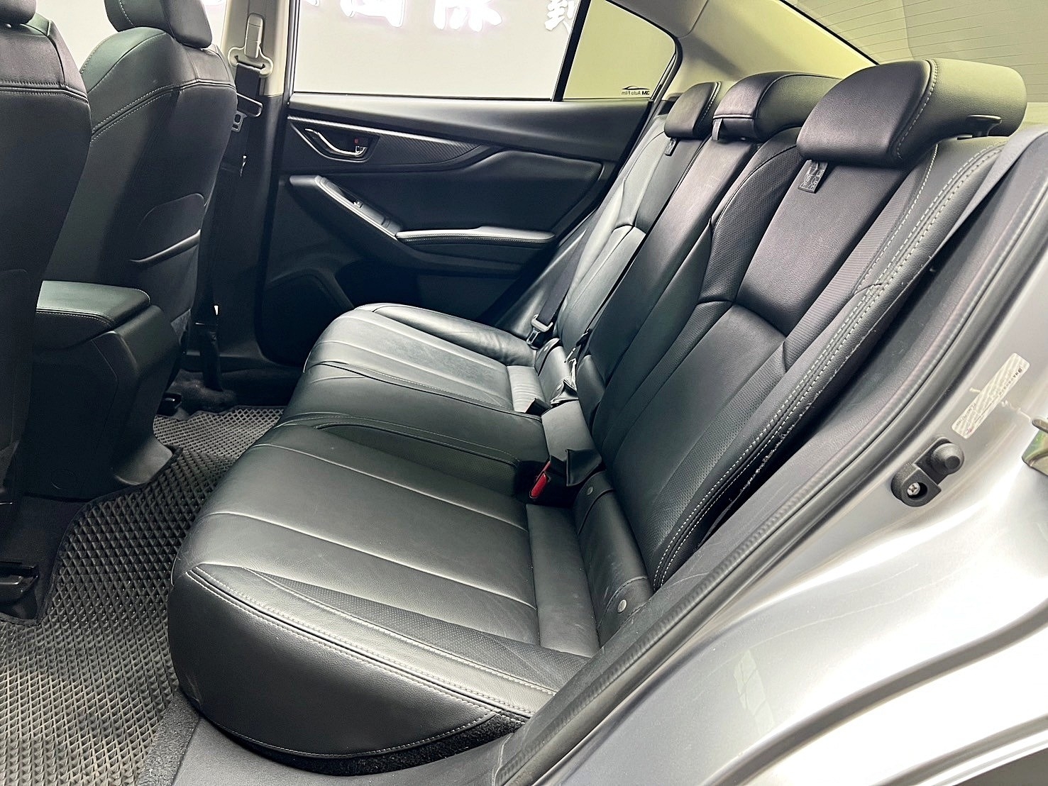 2018式 Subaru Impreza i-S 稀有 四門 速霸陸 硬皮鯊 四驅房車 ❗️(135)【 元禾國際 阿龍店長 0968-691-205】阿龍中古車 二手車 中古車 新北最大車庫 實車實價 認證車 無泡水 無事故  第4張相片