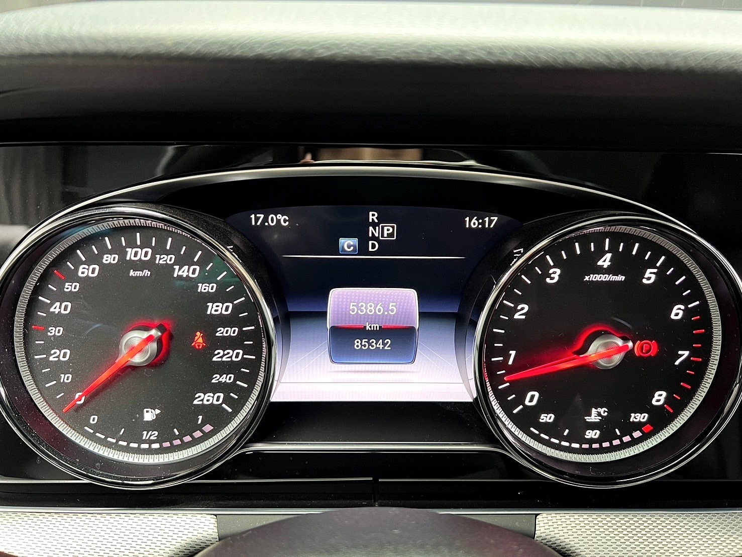 2018式 Benz E200 太空艙駕駛座 64色氣氛燈 W213 ❗️(007)【 元禾國際 阿龍店長 0968-691-205】阿龍中古車 二手車 中古車 新北最大車庫 實車實價 認證車 無泡水 無事故  第7張相片