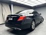 2018式 Benz E200 太空艙駕駛座 64色氣氛燈 W213 ❗️(007)【 元禾國際 阿龍店長 0968-691-205】阿龍中古車 二手車 中古車 新北最大車庫 實車實價 認證車 無泡水 無事故  第10張縮圖