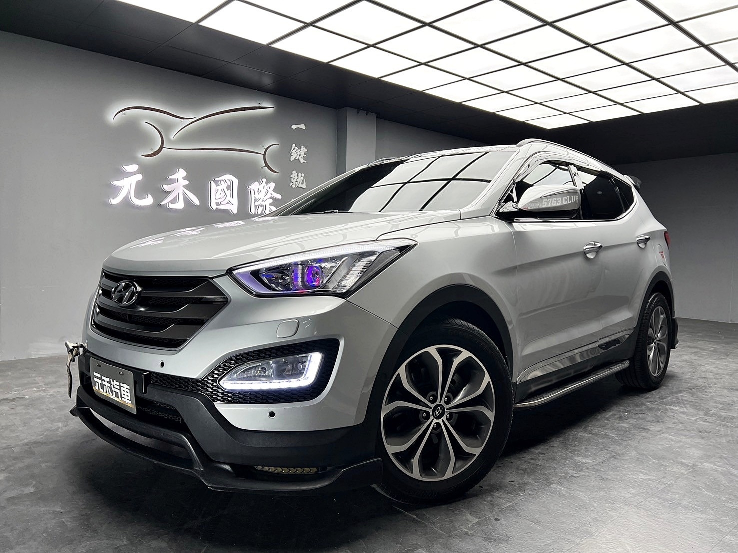 2017 Hyundai Santa Fe 領袖款 柴油四驅 全景天窗 電尾門 安卓機 ❗️(070)【 元禾國際 阿龍店長 0968-691-205】阿龍中古車 二手車 中古車 新北最大車庫 實車實價 認證車  第3張相片