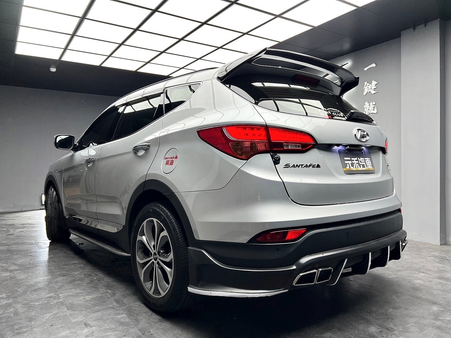 2017 Hyundai Santa Fe 領袖款 柴油四驅 全景天窗 電尾門 安卓機 ❗️(070)【 元禾國際 阿龍店長 0968-691-205】阿龍中古車 二手車 中古車 新北最大車庫 實車實價 認證車  第7張相片