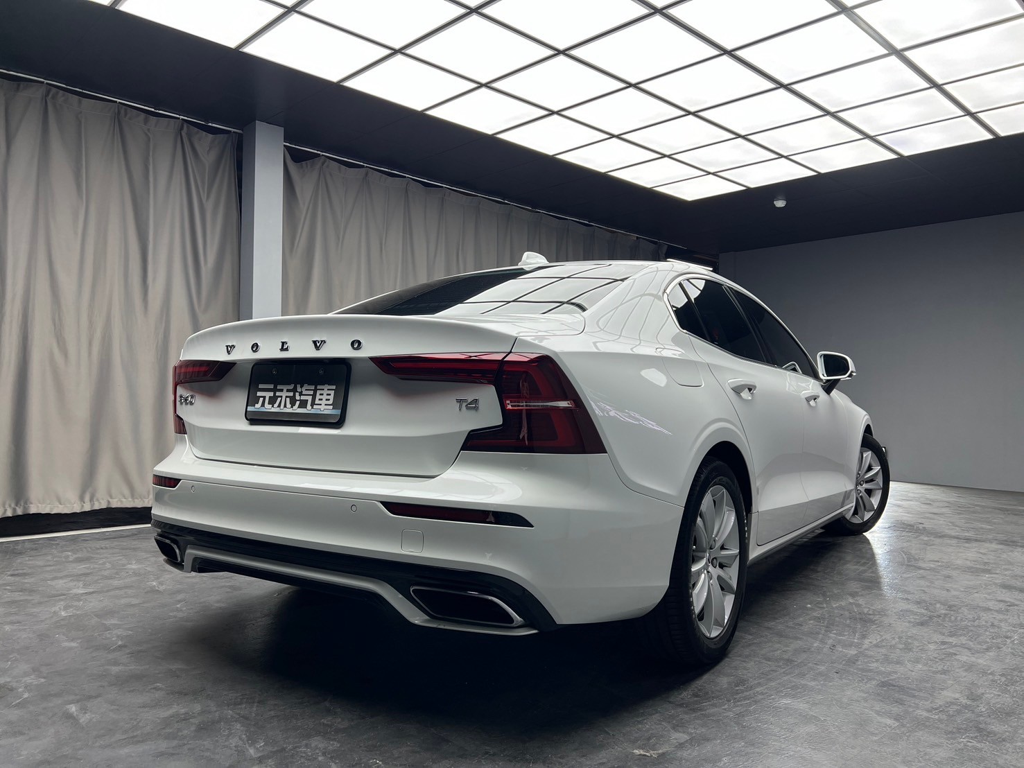 2019 Volvo S60 T4 ACC 跟車 數位儀表 CarPlay ❗️(245)【 元禾國際 阿龍店長 0968-691-205】阿龍中古車 二手車 中古車 新北最大車庫 實車實價 認證車  第7張相片