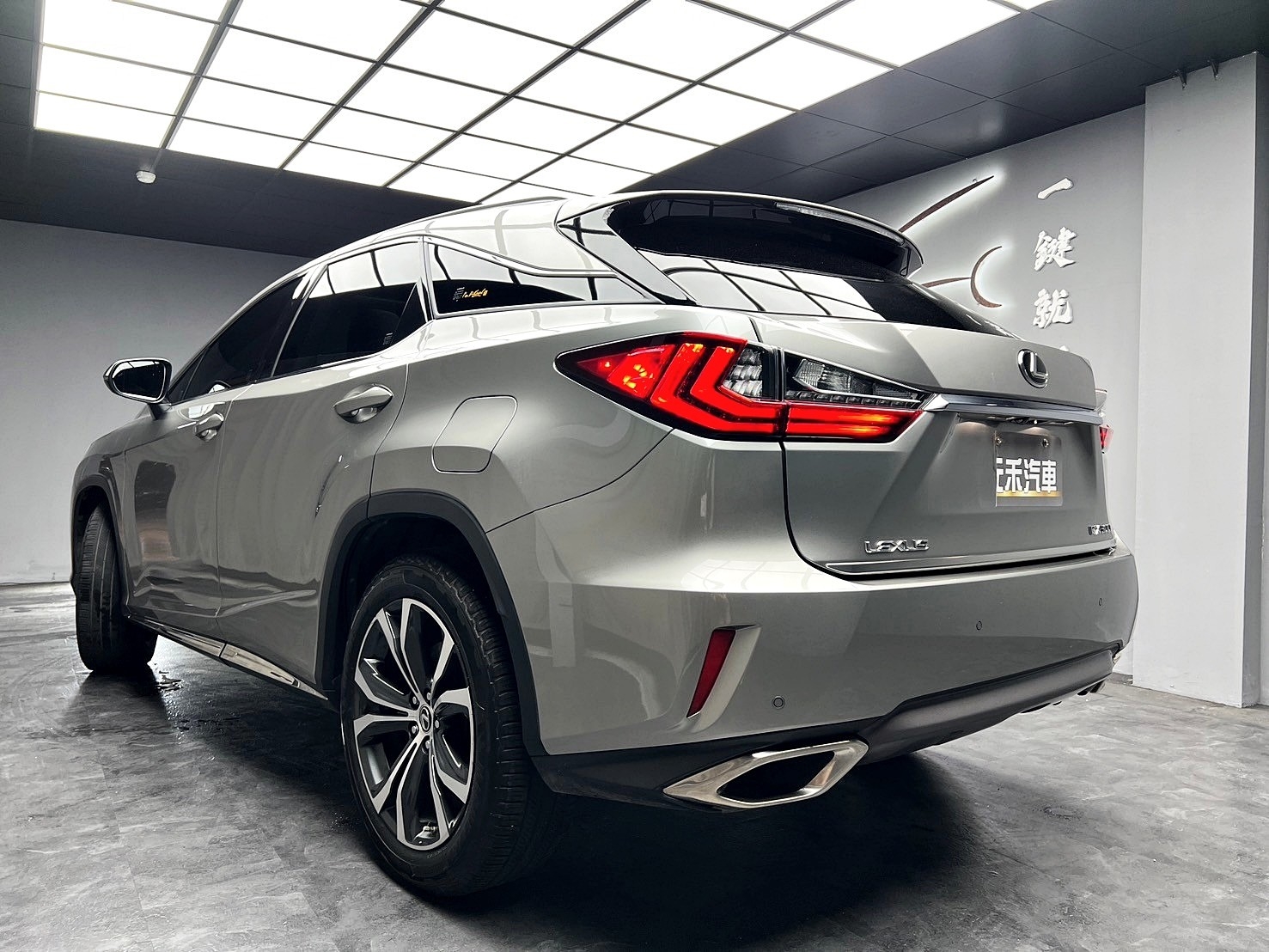 2019 Lexus RX300 旗艦版 大滿配 環景 跟車 ML音響 ❗️(153)【 元禾國際 阿龍店長 0968-691-205】阿龍中古車 二手車 中古車 新北最大車庫 實車實價 認證車  第3張相片