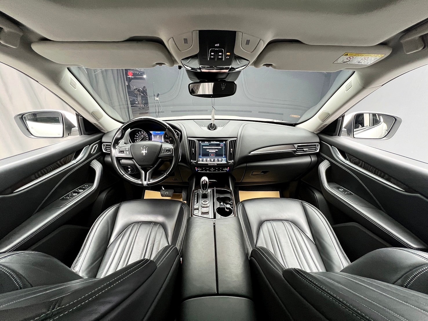 2017 瑪莎拉蒂 Maserati Levante 350 Luxury 環景 電子懸吊 專屬石英鐘 ❗️(083)【 元禾國際 阿龍店長 0968-691-205】阿龍中古車 二手車 中古車 新北最大車庫 實車實價 認證車  第6張相片