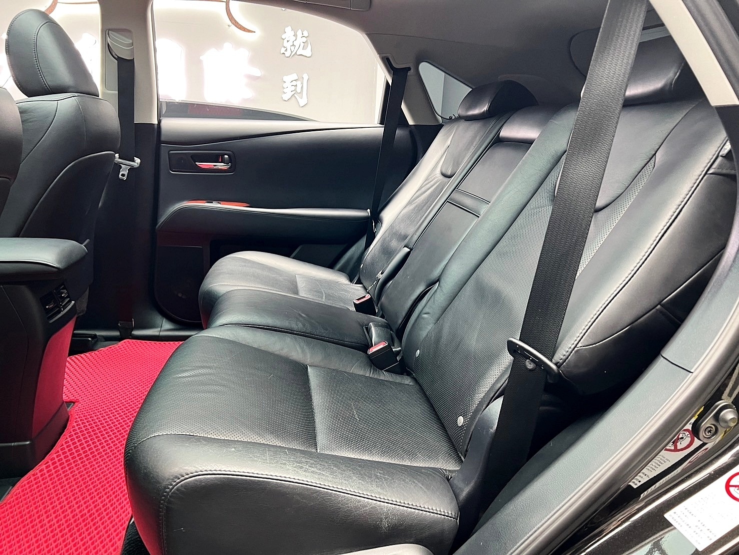 2012式 Lexus RX450h 頂級版 電冷熱椅 全景天窗 電尾門 ❗️(094)【 元禾國際 阿龍店長 0968-691-205】阿龍中古車 二手車 中古車 新北最大車庫 實車實價 認證車	  第4張相片