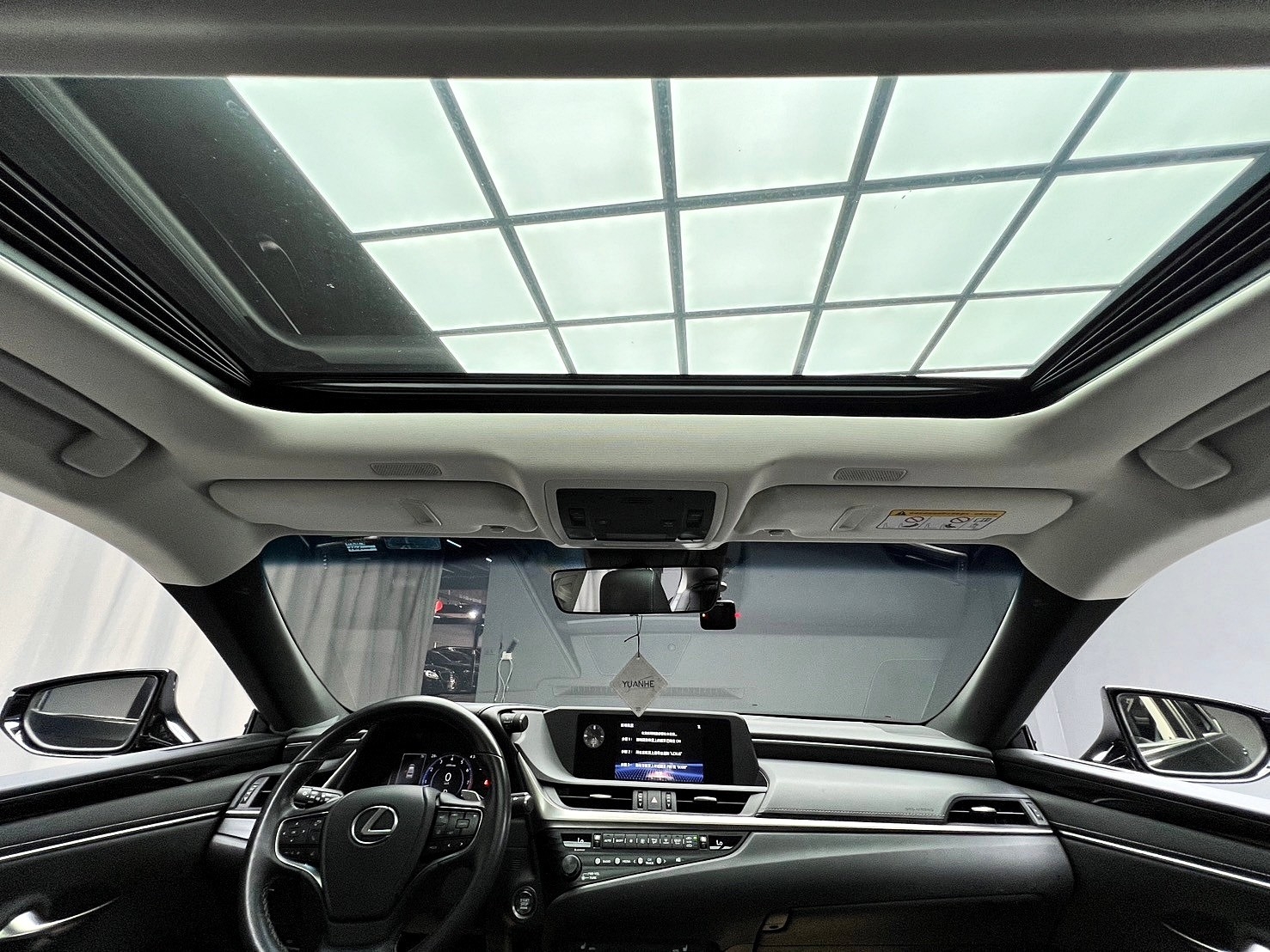 2019 Lexus ES200 豪華版 天窗 ACC跟車 電熱椅❗️(226)【 元禾國際 阿龍店長 0968-691-205】阿龍中古車 二手車 中古車 新北最大車庫 實車實價 認證車  第6張相片