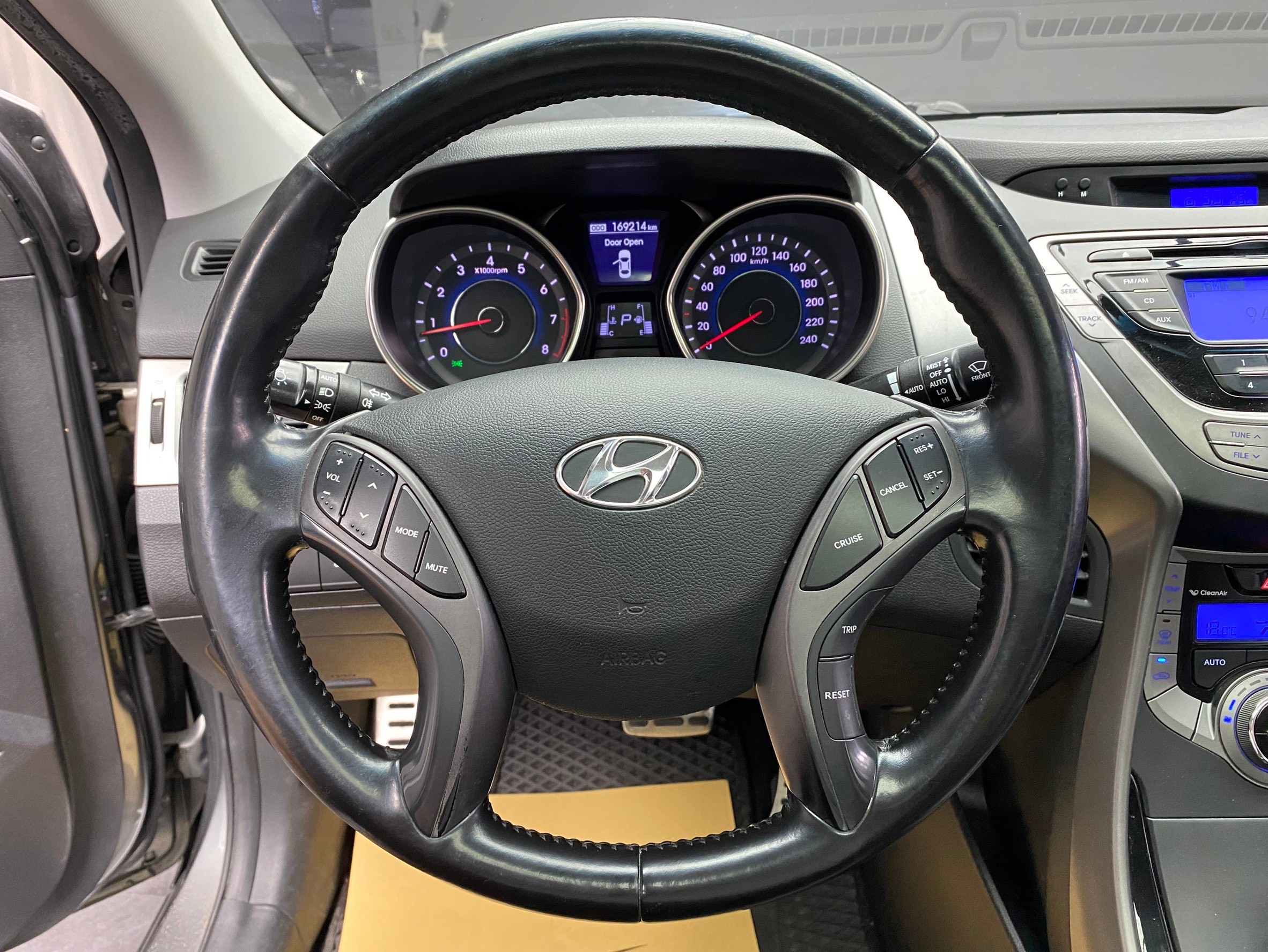 2013 Hyundai Elantra GLS旗艦型 天窗 免鑰匙 電動椅 ❗️(006)【 元禾國際 阿龍店長 0968-691-205】阿龍中古車 二手車 中古車 新北最大車庫 實車實價 認證車  第7張相片