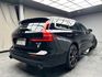2021 Volvo V60 B4 Momentum 輕油電 旅行車 跟車 環景 腳踢尾門 水晶排檔頭 ❗️(184)【 元禾國際 阿龍店長 0968-691-205】阿龍中古車 二手車 中古車 新北最大車庫 實車實價 認證車  第2張縮圖
