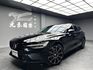 2021 Volvo V60 B4 Momentum 輕油電 旅行車 跟車 環景 腳踢尾門 水晶排檔頭 ❗️(184)【 元禾國際 阿龍店長 0968-691-205】阿龍中古車 二手車 中古車 新北最大車庫 實車實價 認證車  第9張縮圖